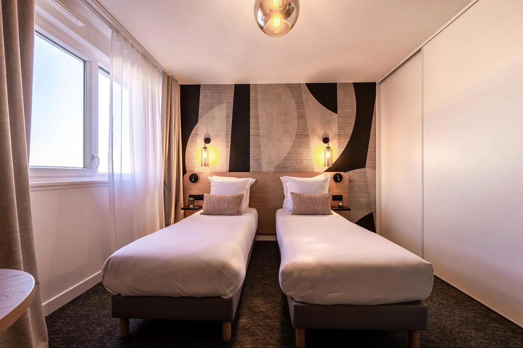 Bed in Nemea Appart Hotel Coeur Europe Strasbourg Illkirch