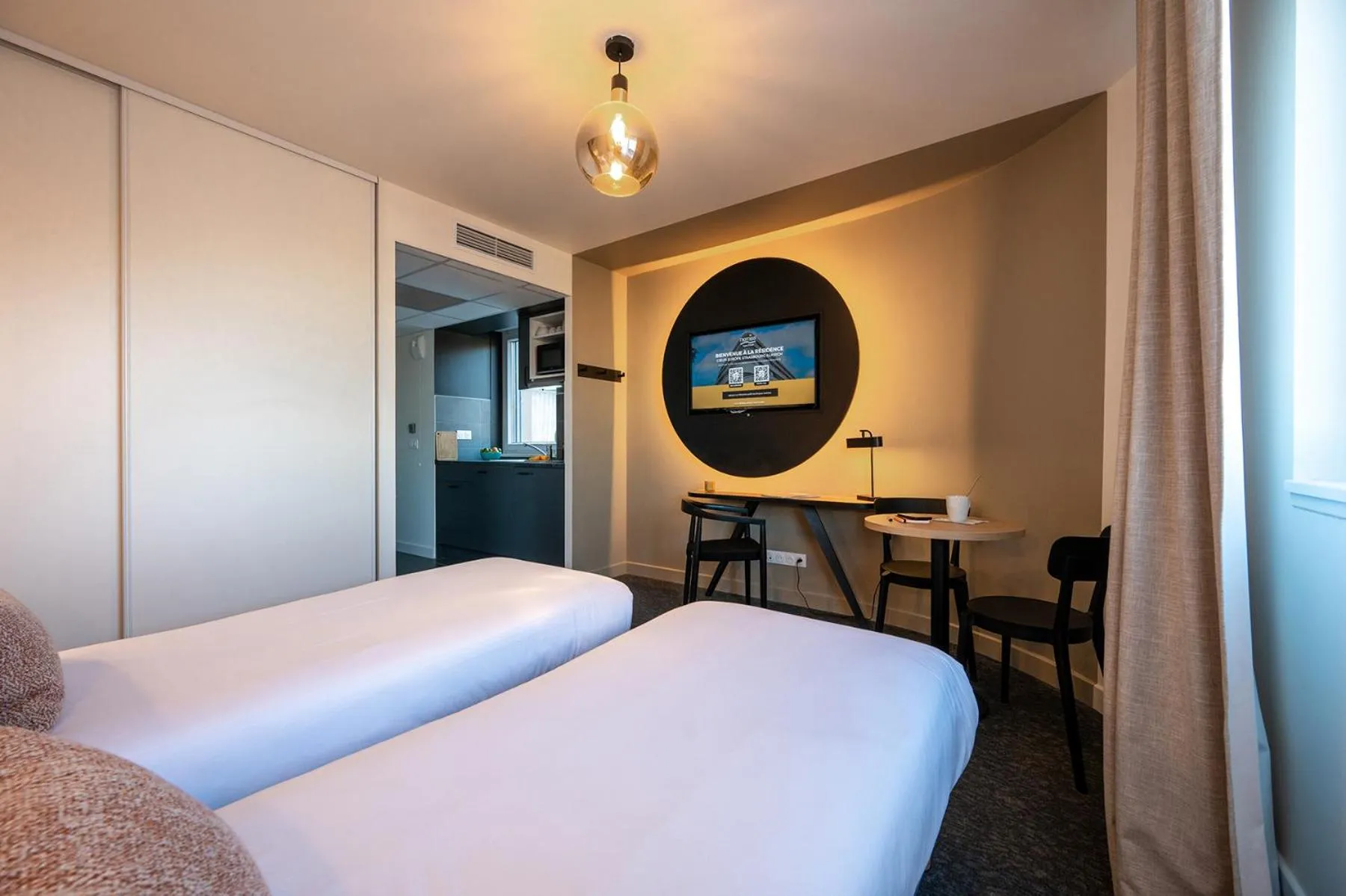 Bed in Nemea Appart Hotel Coeur Europe Strasbourg Illkirch