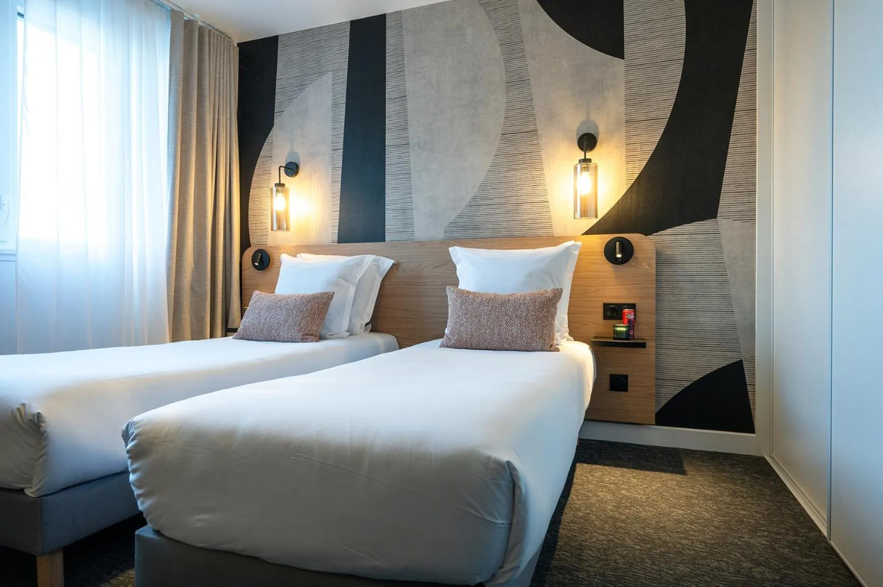 Bed in Nemea Appart Hotel Coeur Europe Strasbourg Illkirch