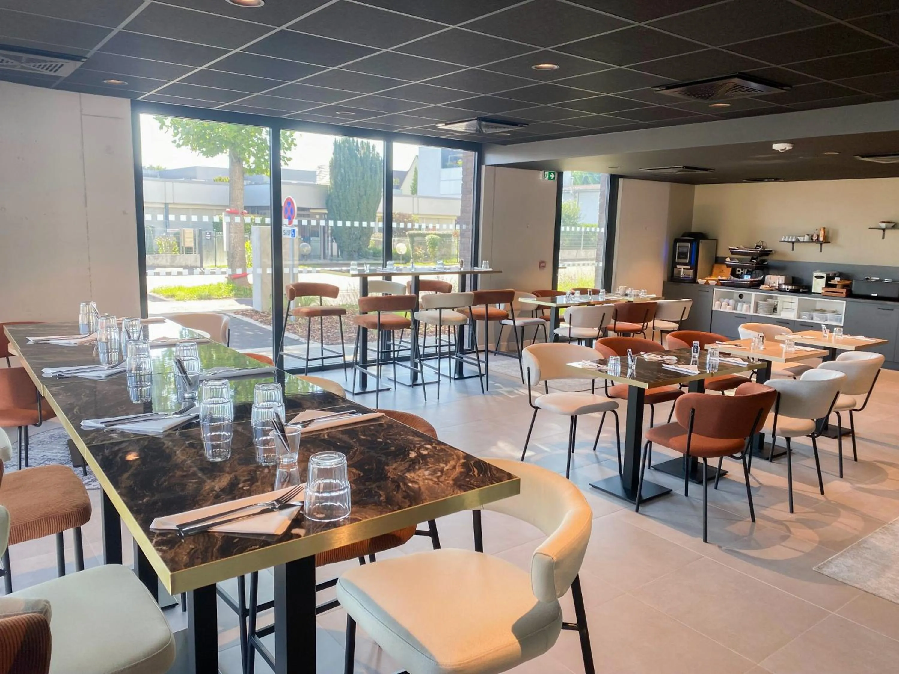 Breakfast in Nemea Appart Hotel Coeur Europe Strasbourg Illkirch