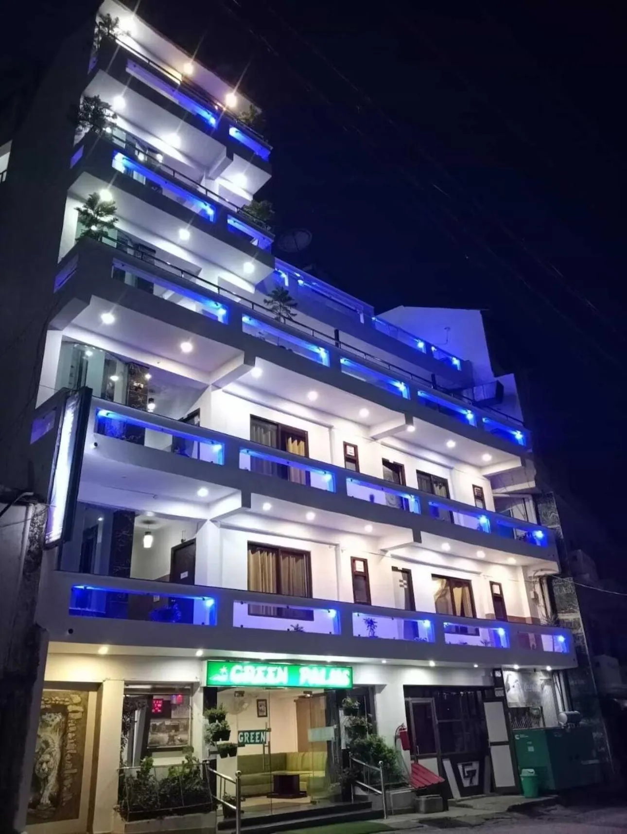 Property building in Green Palms Rubystone Exotic