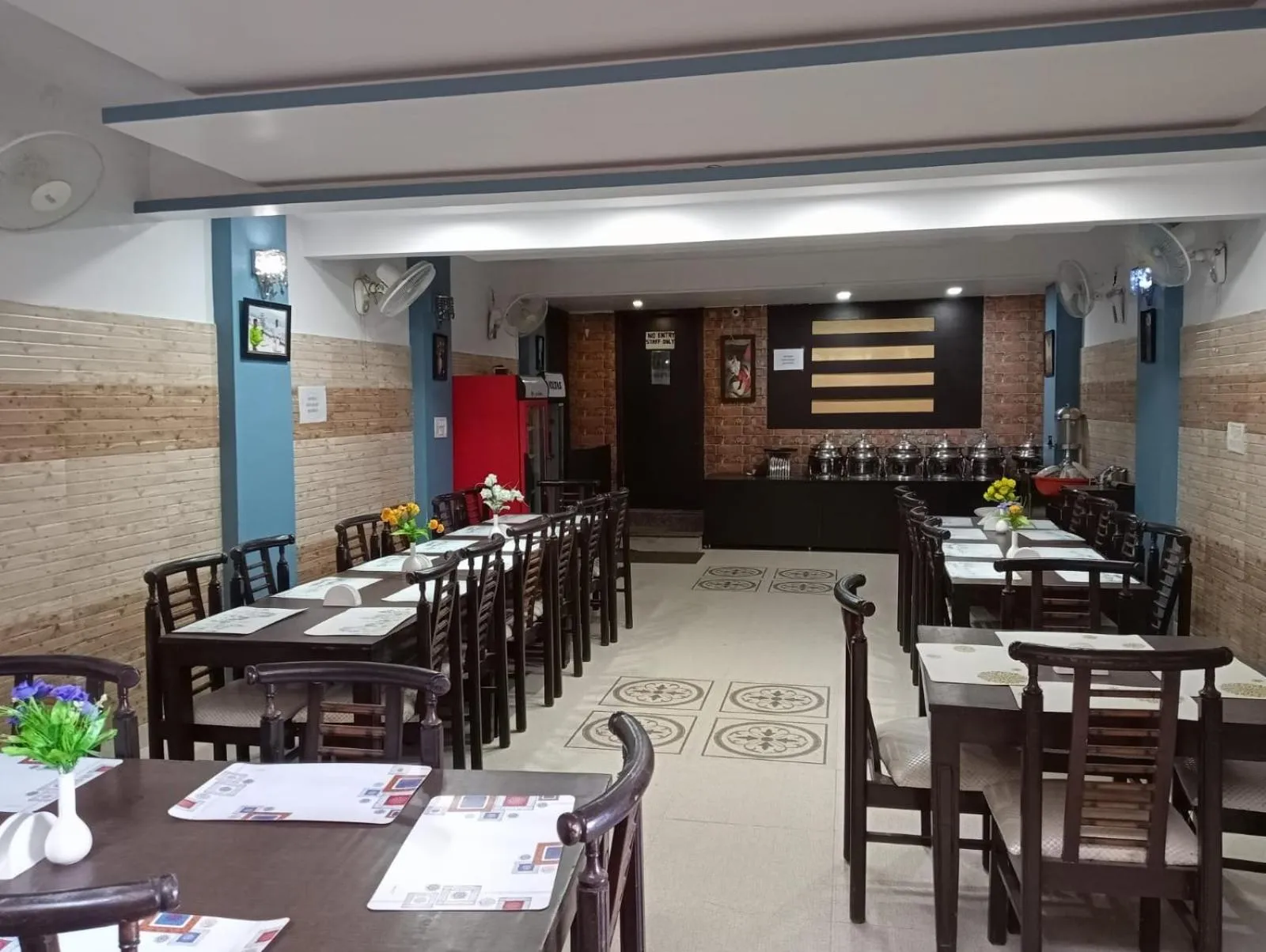 Restaurant/places to eat in Green Palms Rubystone Exotic