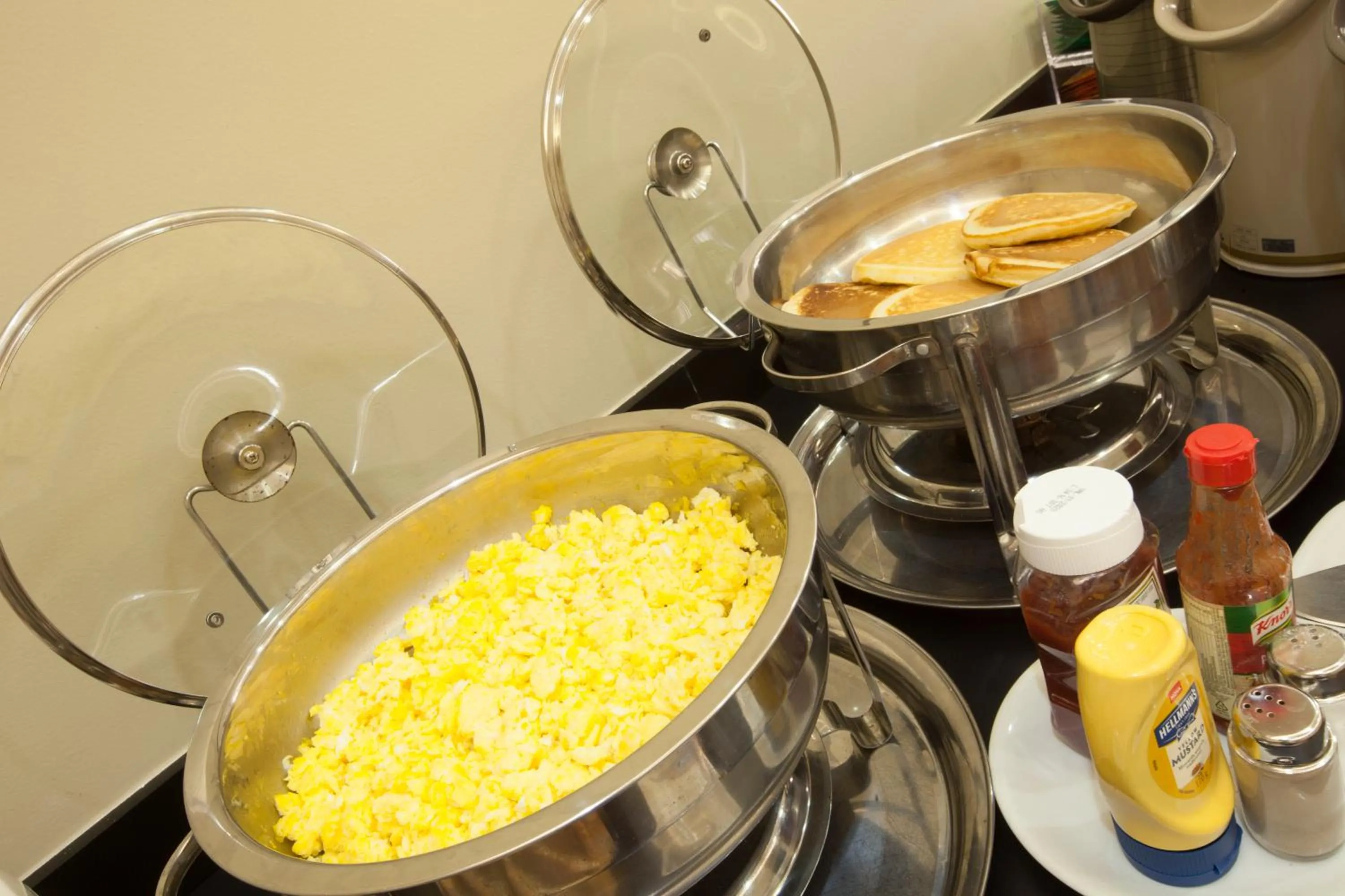 Buffet breakfast in Hotel Moncloa