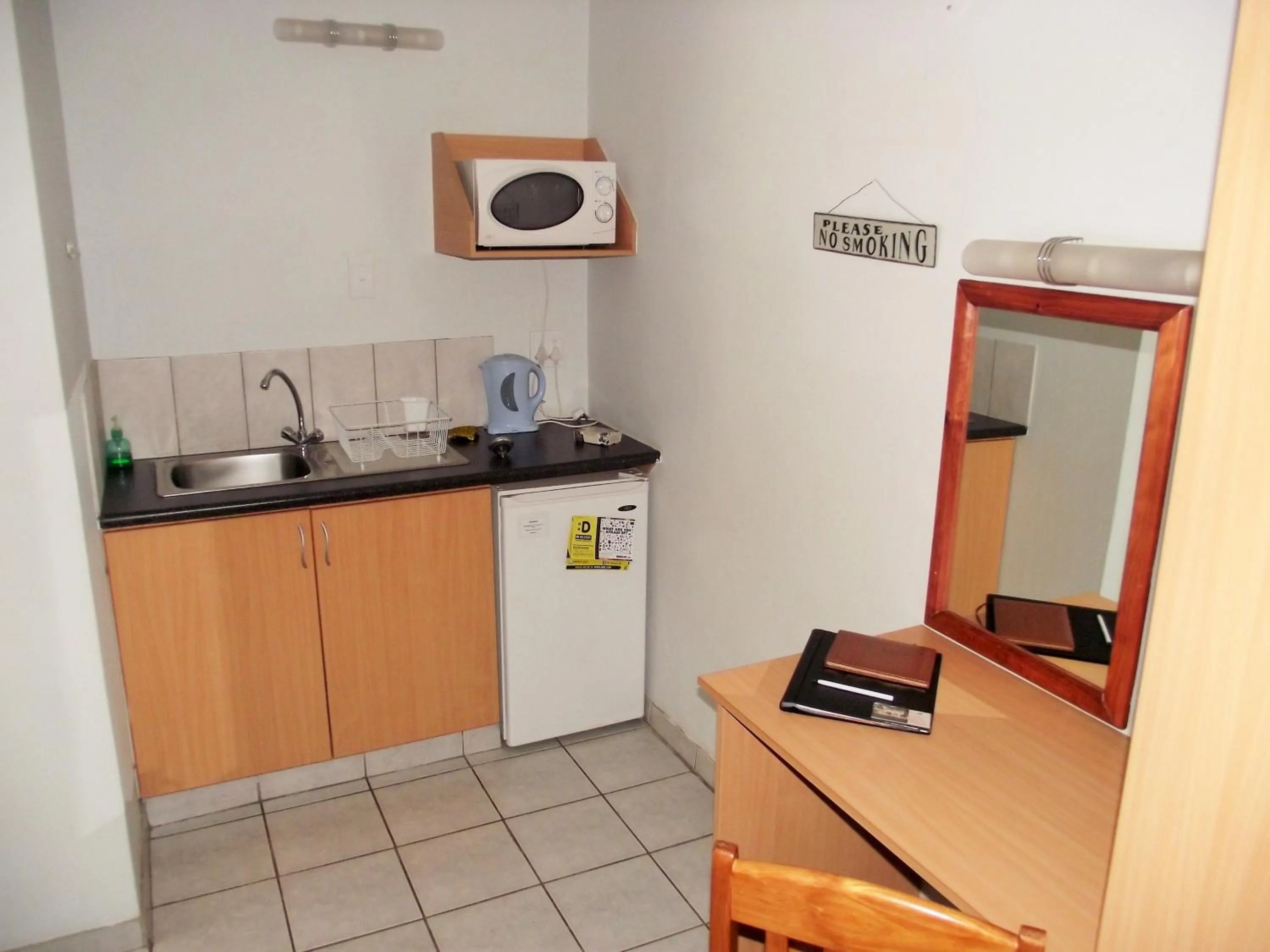 Coffee/tea facilities in Gemstone Guest House