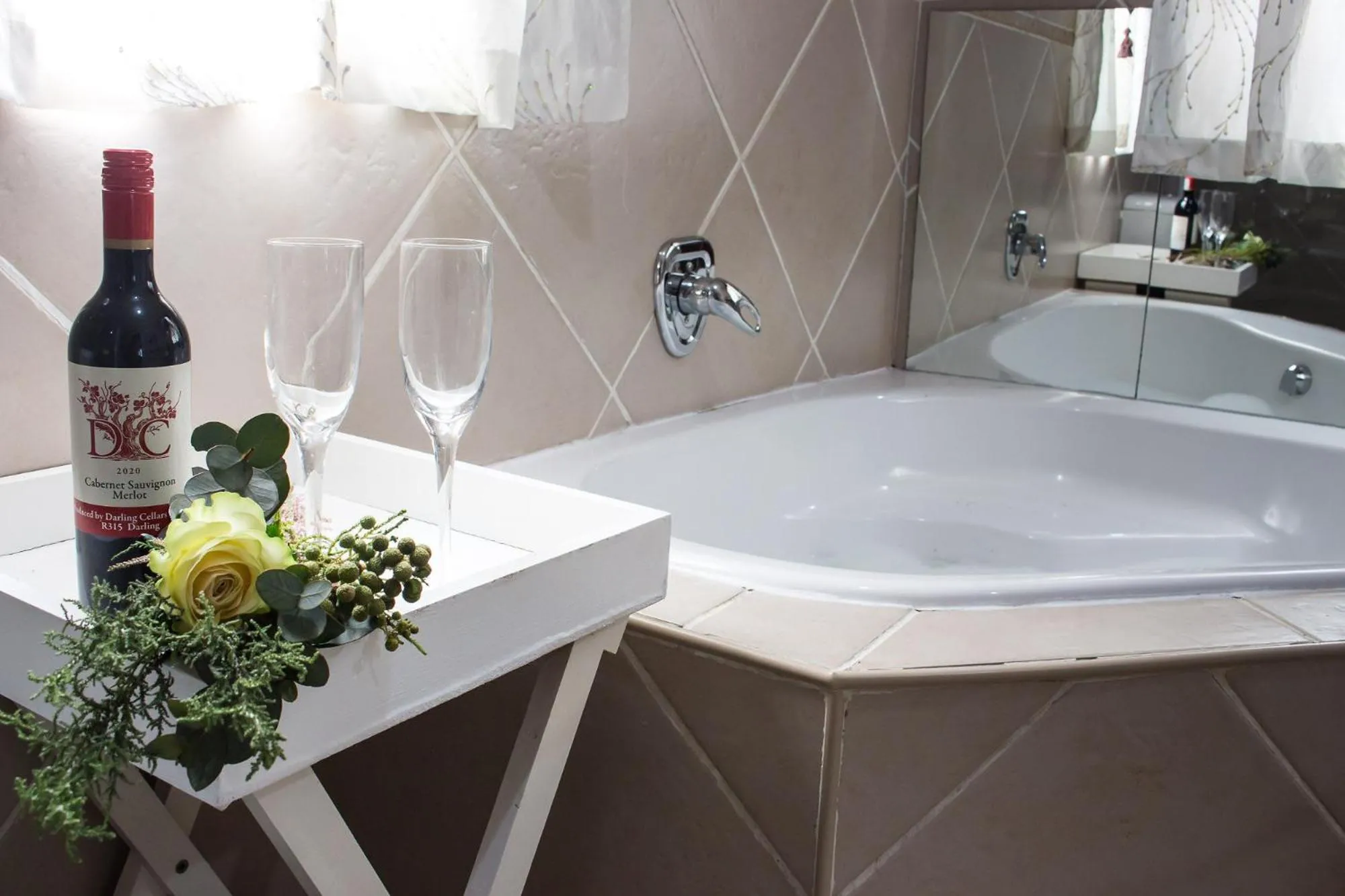 Hot Tub in Gemstone Guest House