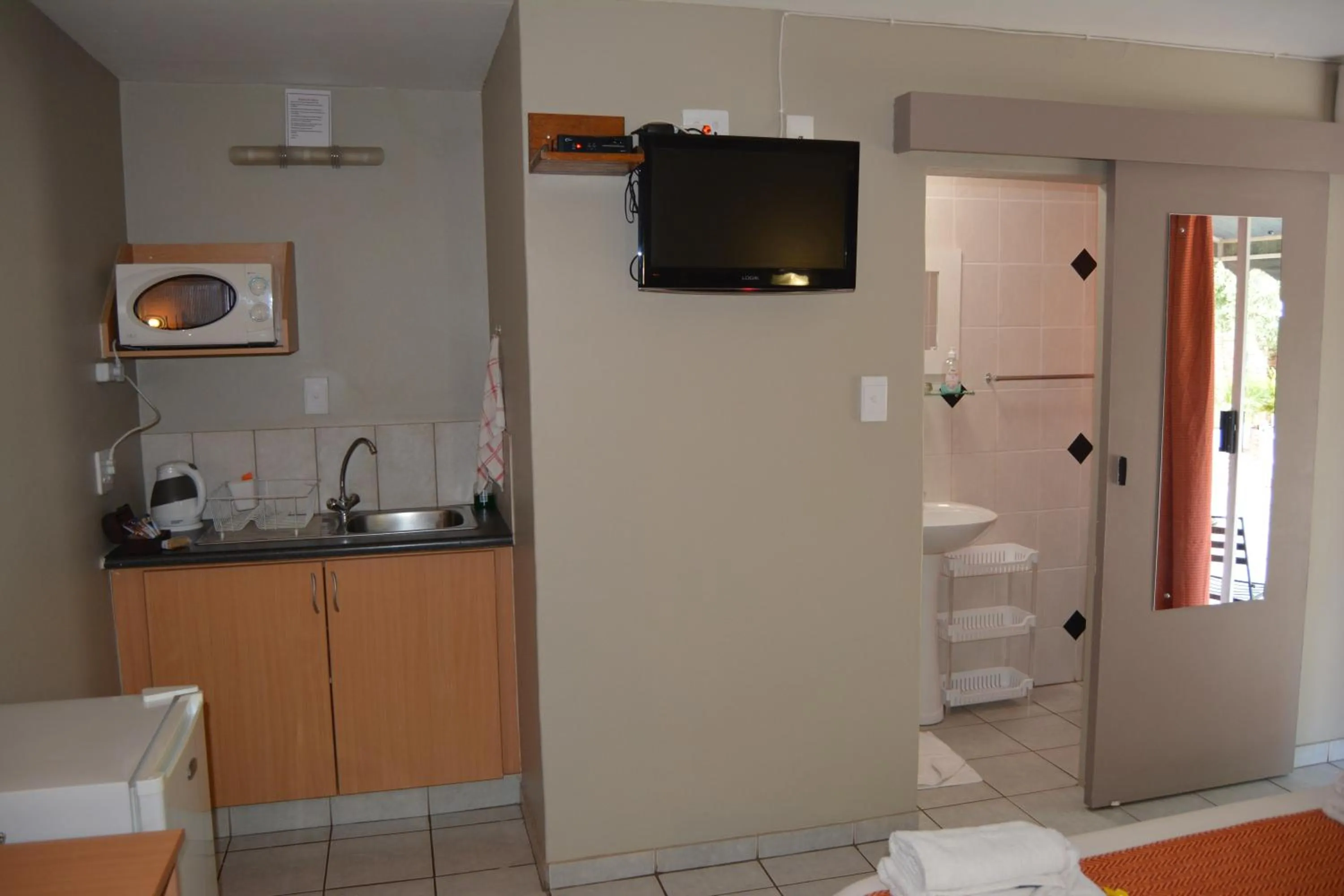 Bathroom in Gemstone Guest House