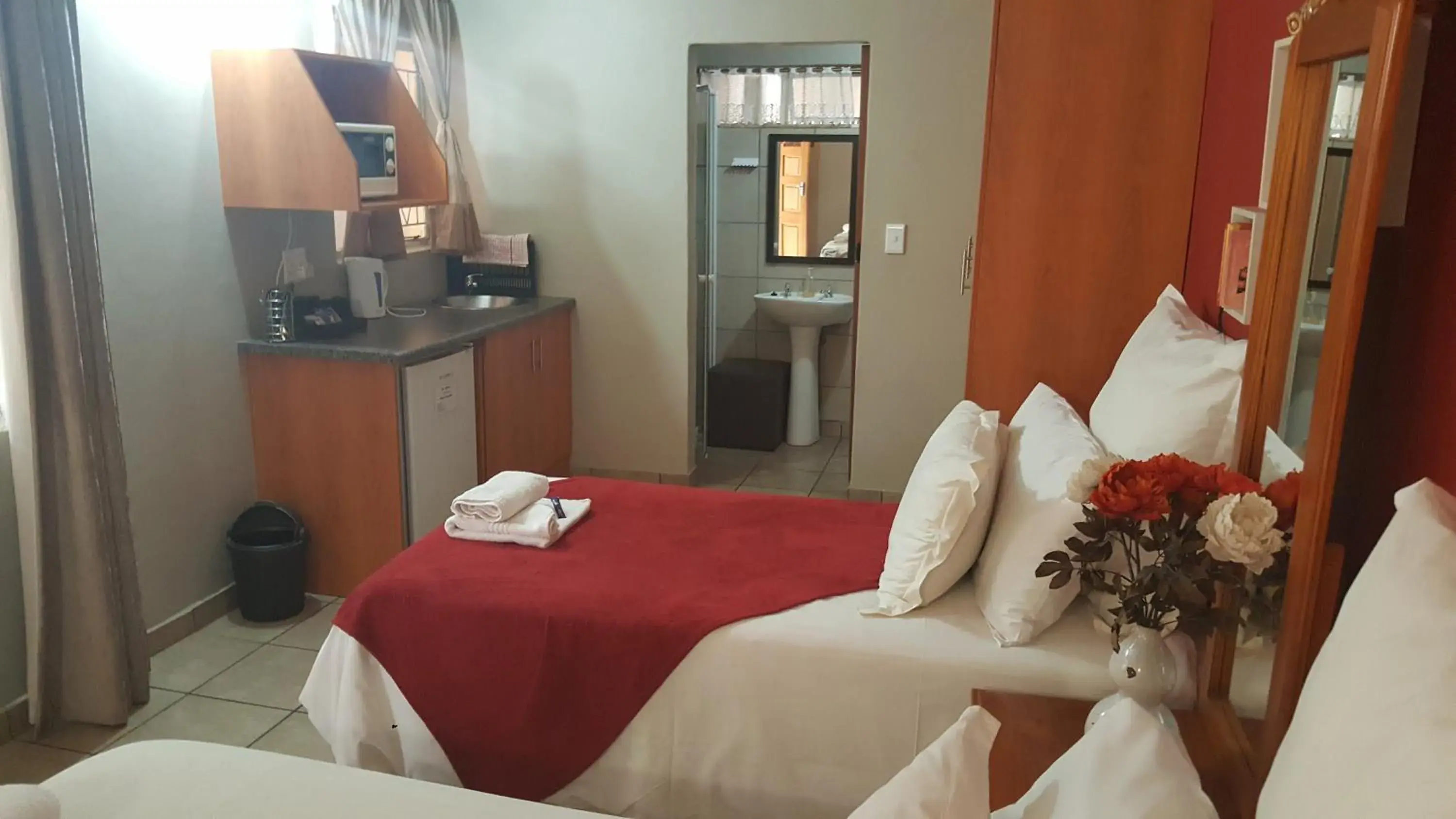 Standard Triple Room in Gemstone Guest House Standard Triple Room in Gemstone Guest House