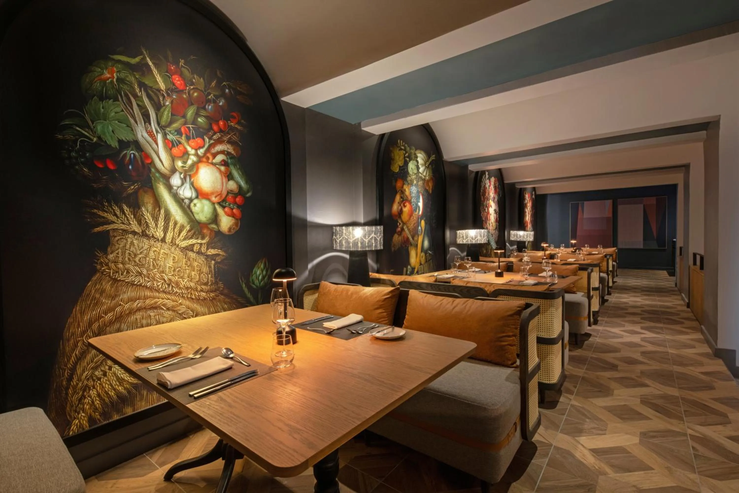 Restaurant/places to eat in Mercure Hotel Windhoek