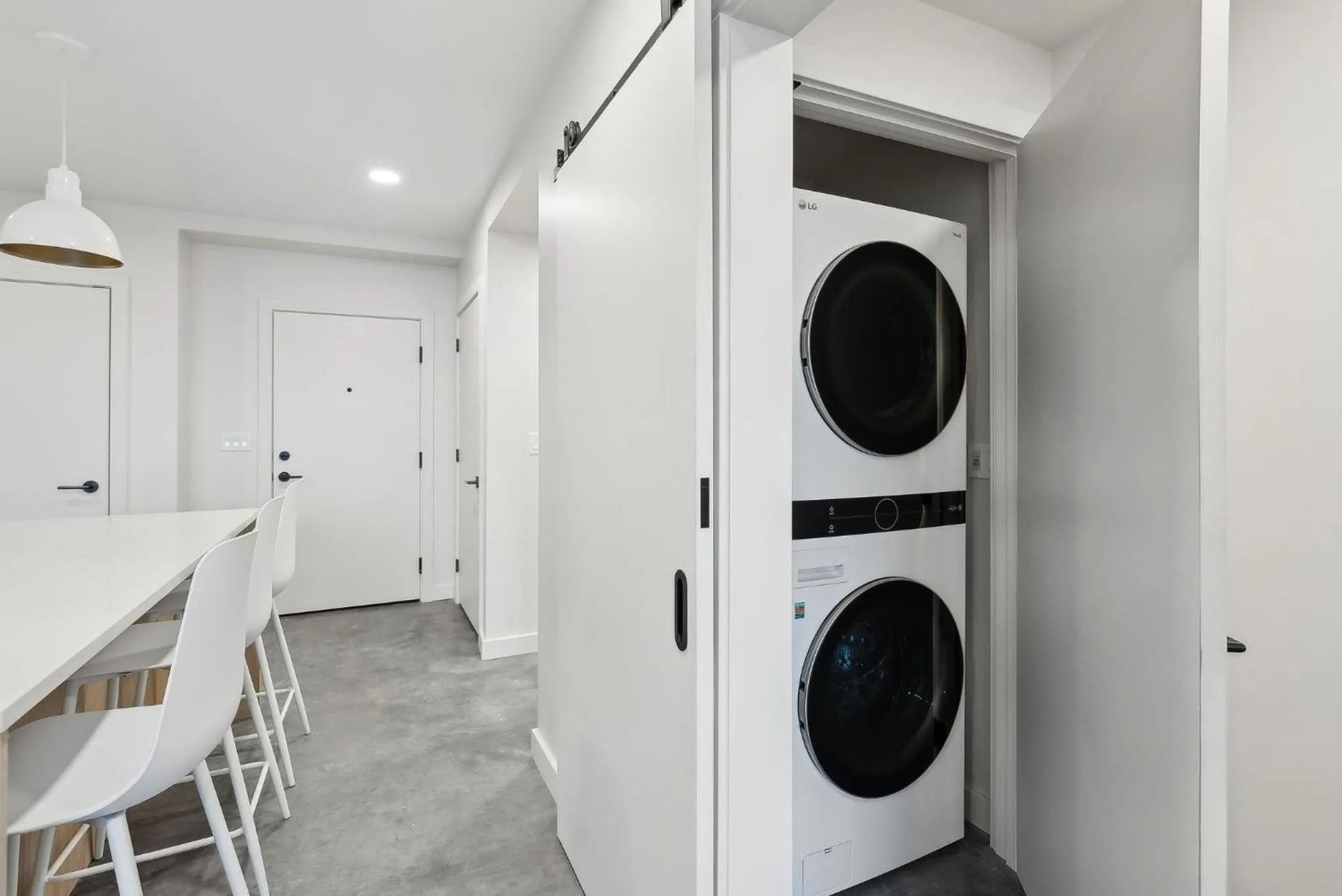 washing machine in Placemakr Salt Lake City