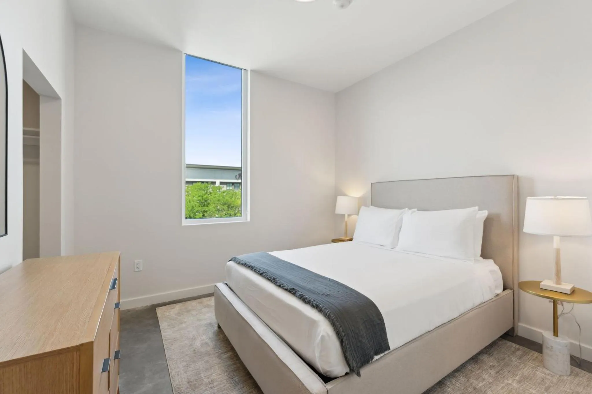 Bedroom, Bed in Placemakr Salt Lake City