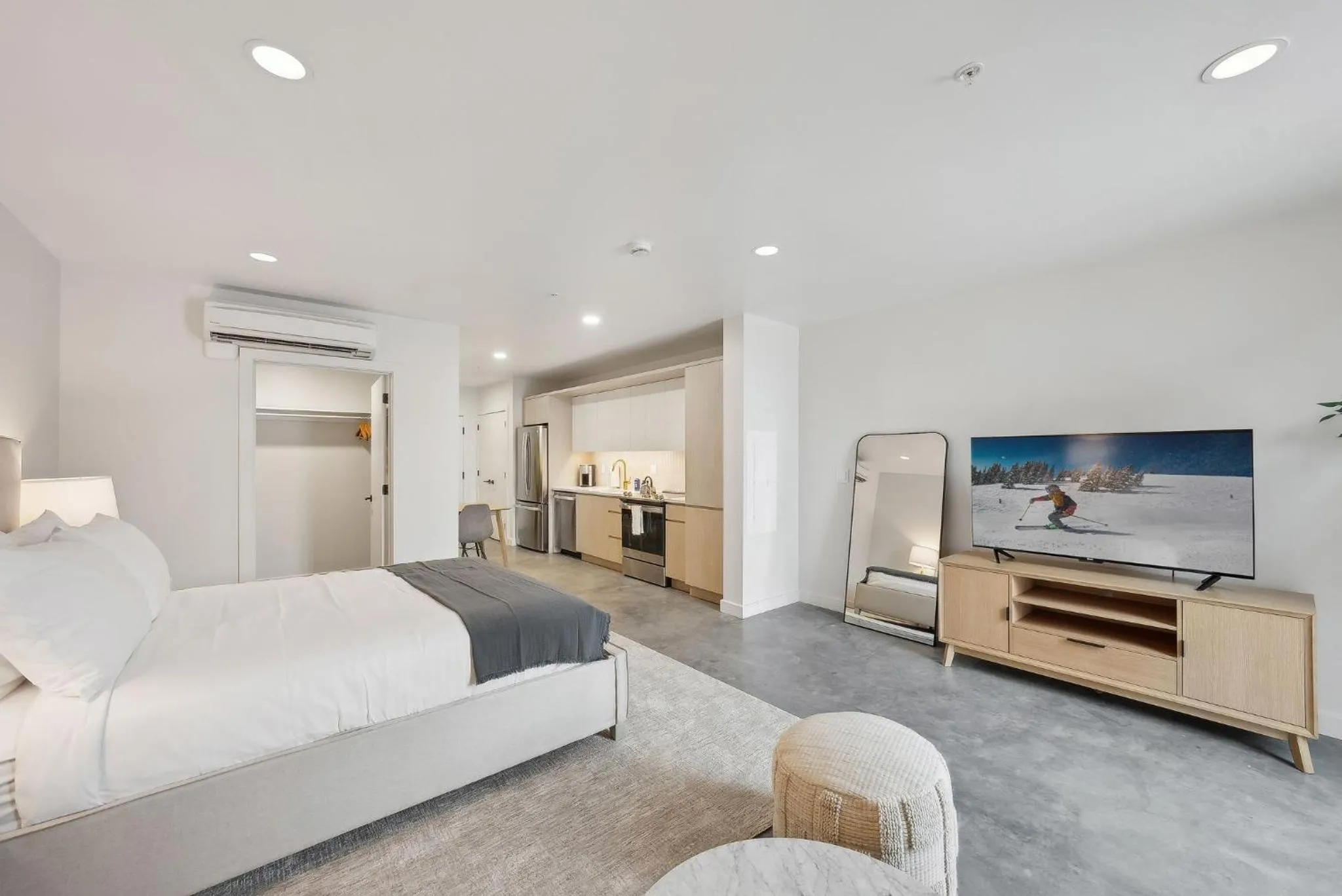 Photo of the whole room in Placemakr Salt Lake City