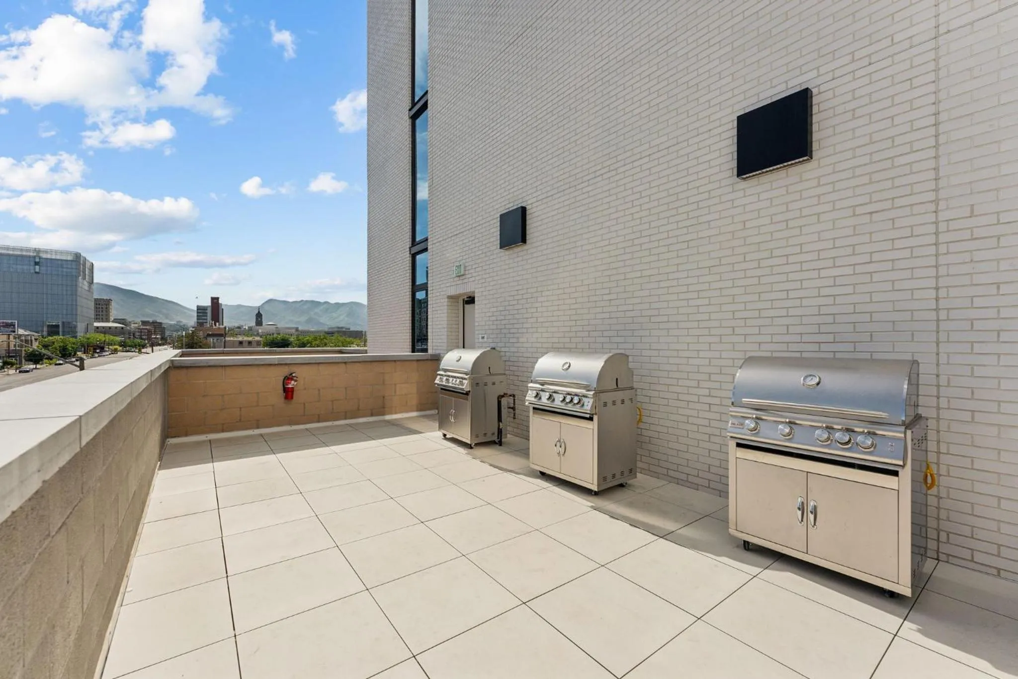 BBQ facilities in Placemakr Salt Lake City