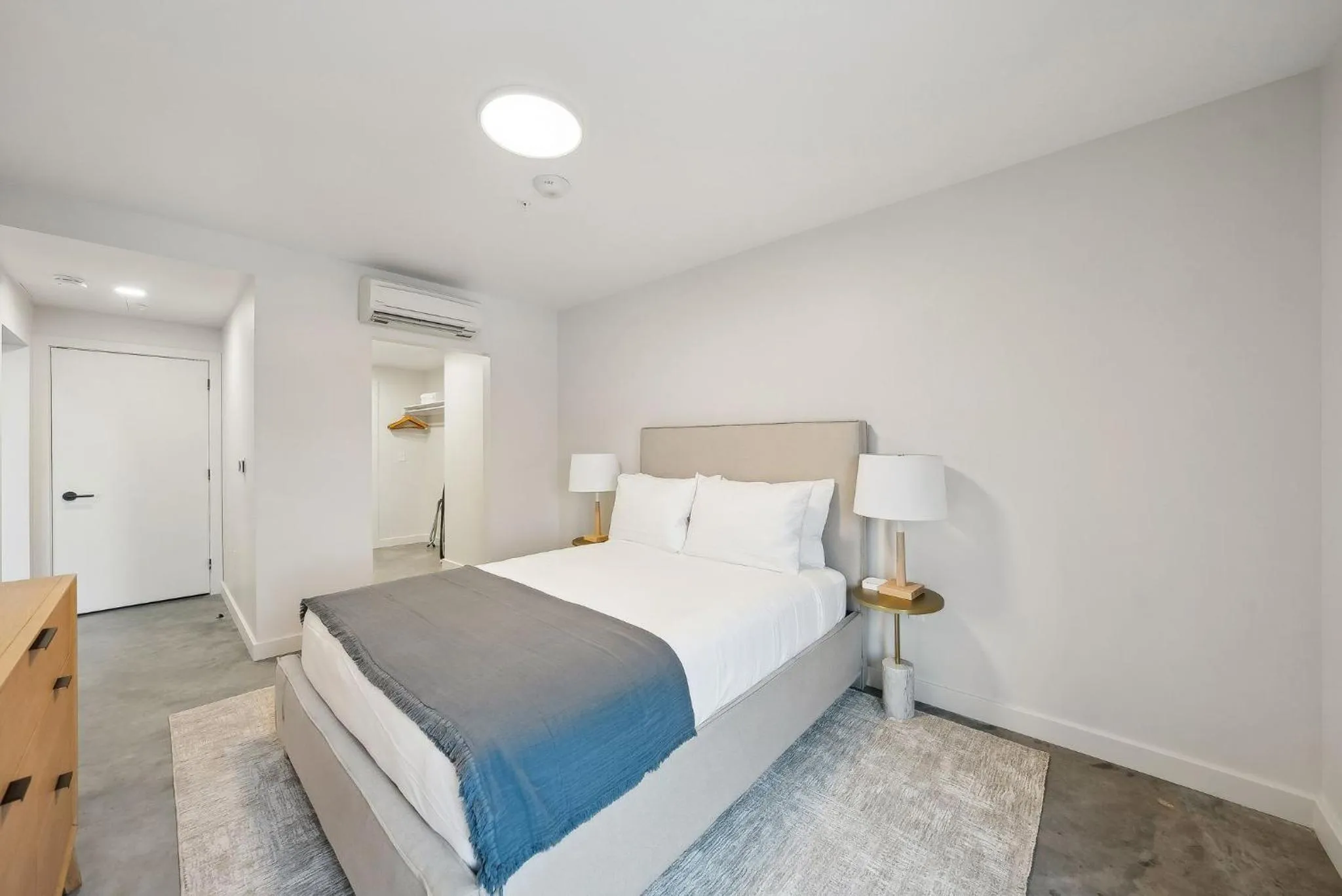 Bedroom, Bed in Placemakr Salt Lake City