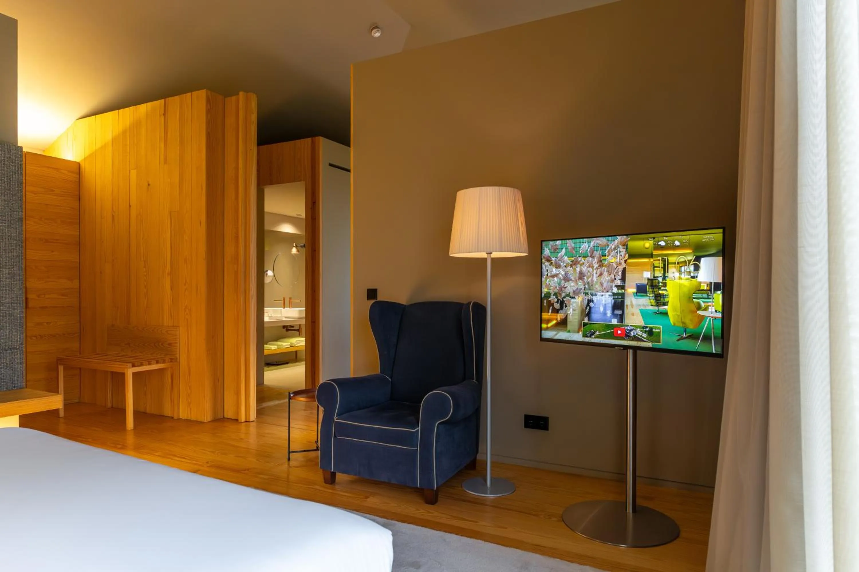 Communal lounge/ TV room, Bed in Monverde - Wine Experience Hotel - by Unlock Hotels