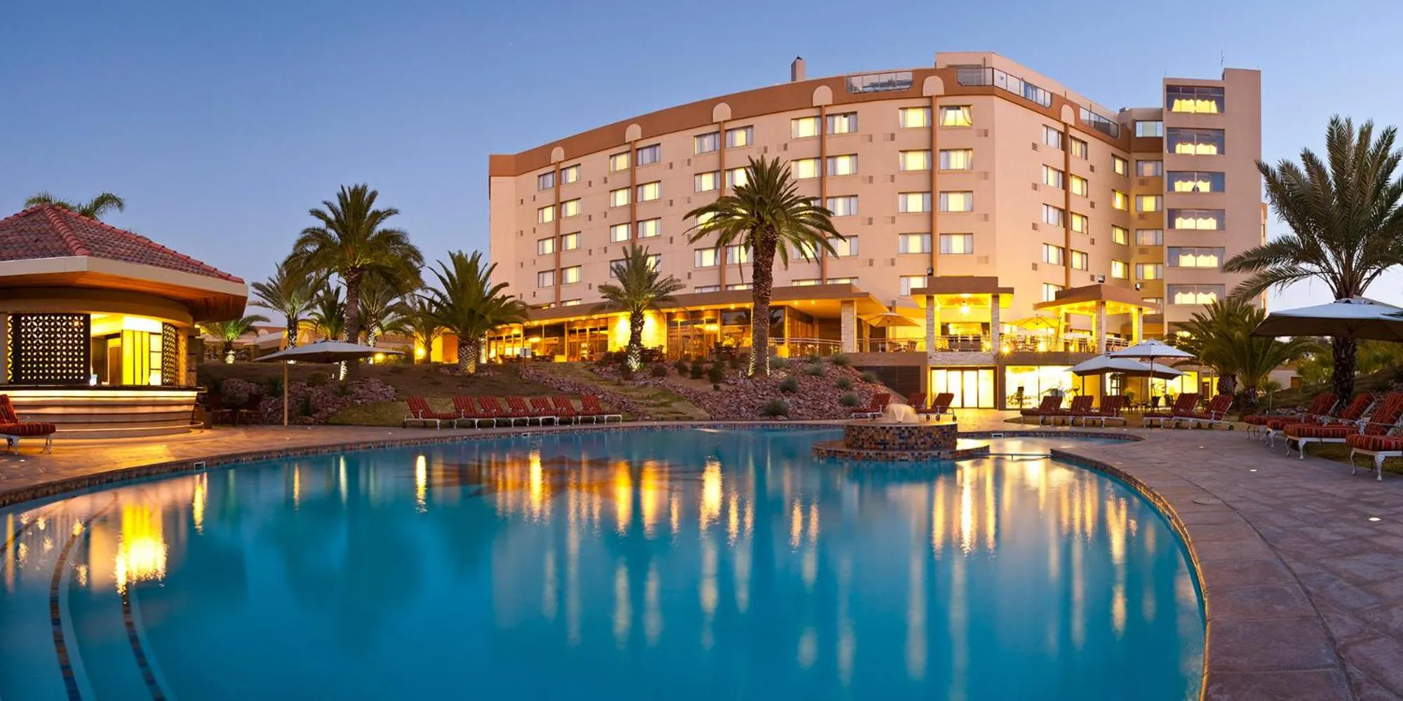 Swimming pool, Property Building in Safari Court Hotel Managed By Accor