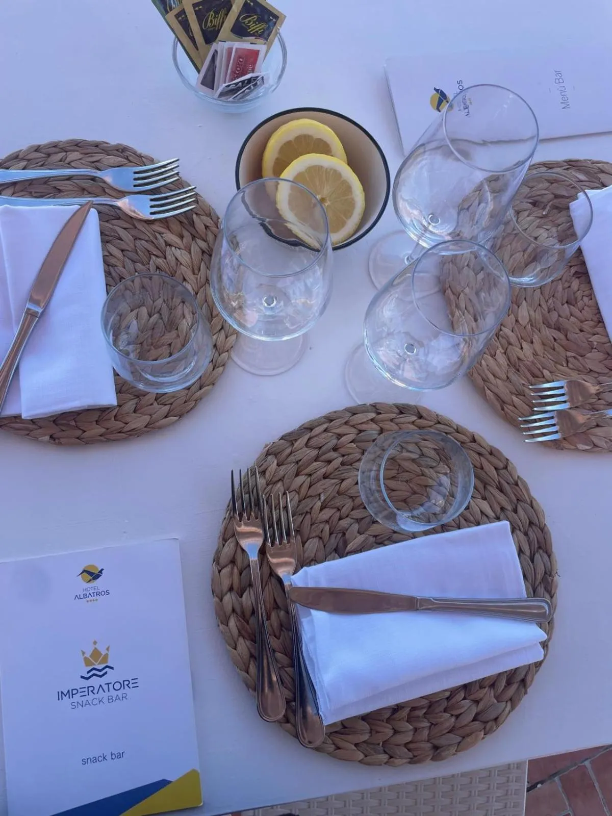 Restaurant/places to eat in Hotel Albatros