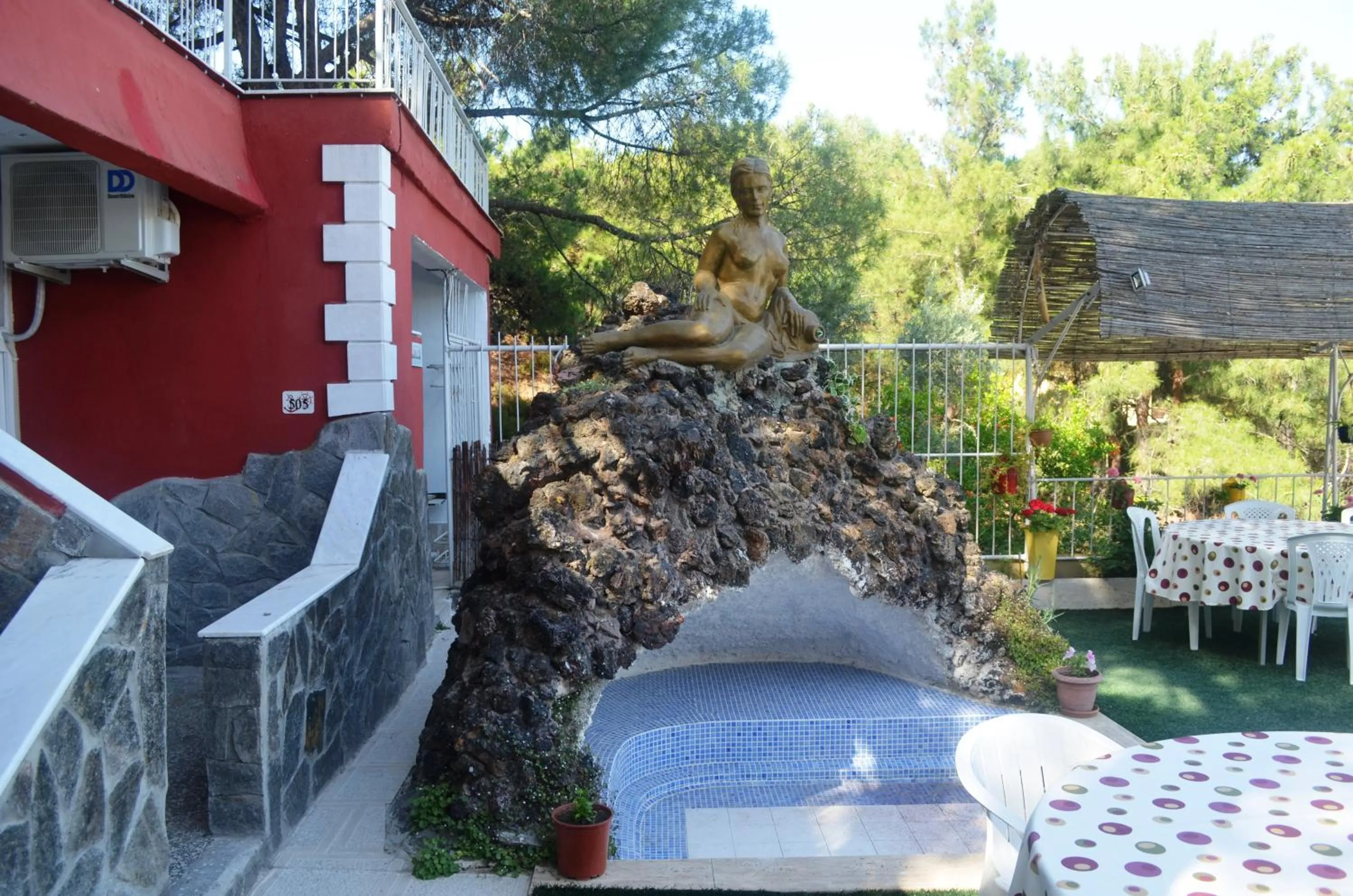 Decorative detail in Tunc Hotel