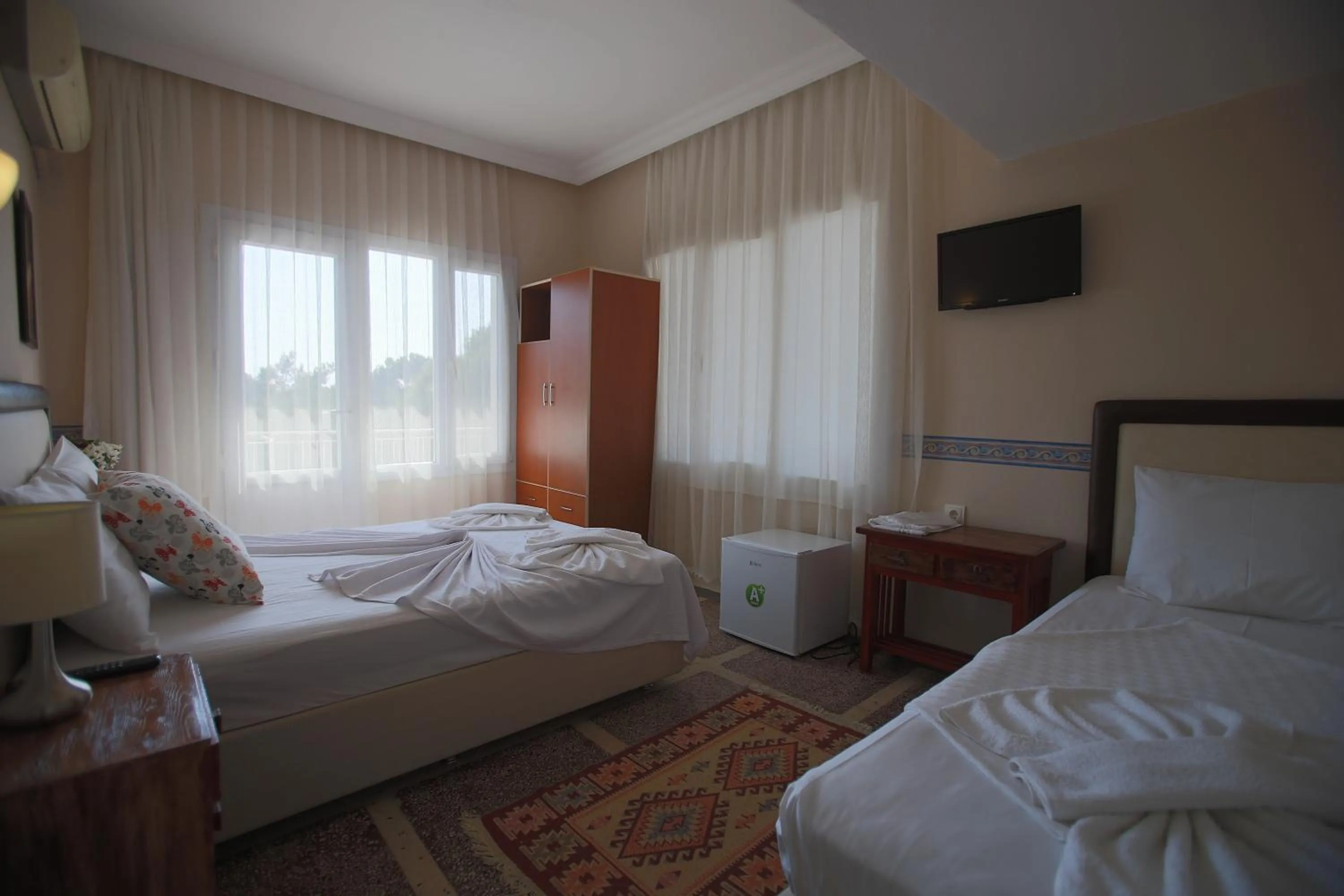 Photo of the whole room in Tunc Hotel