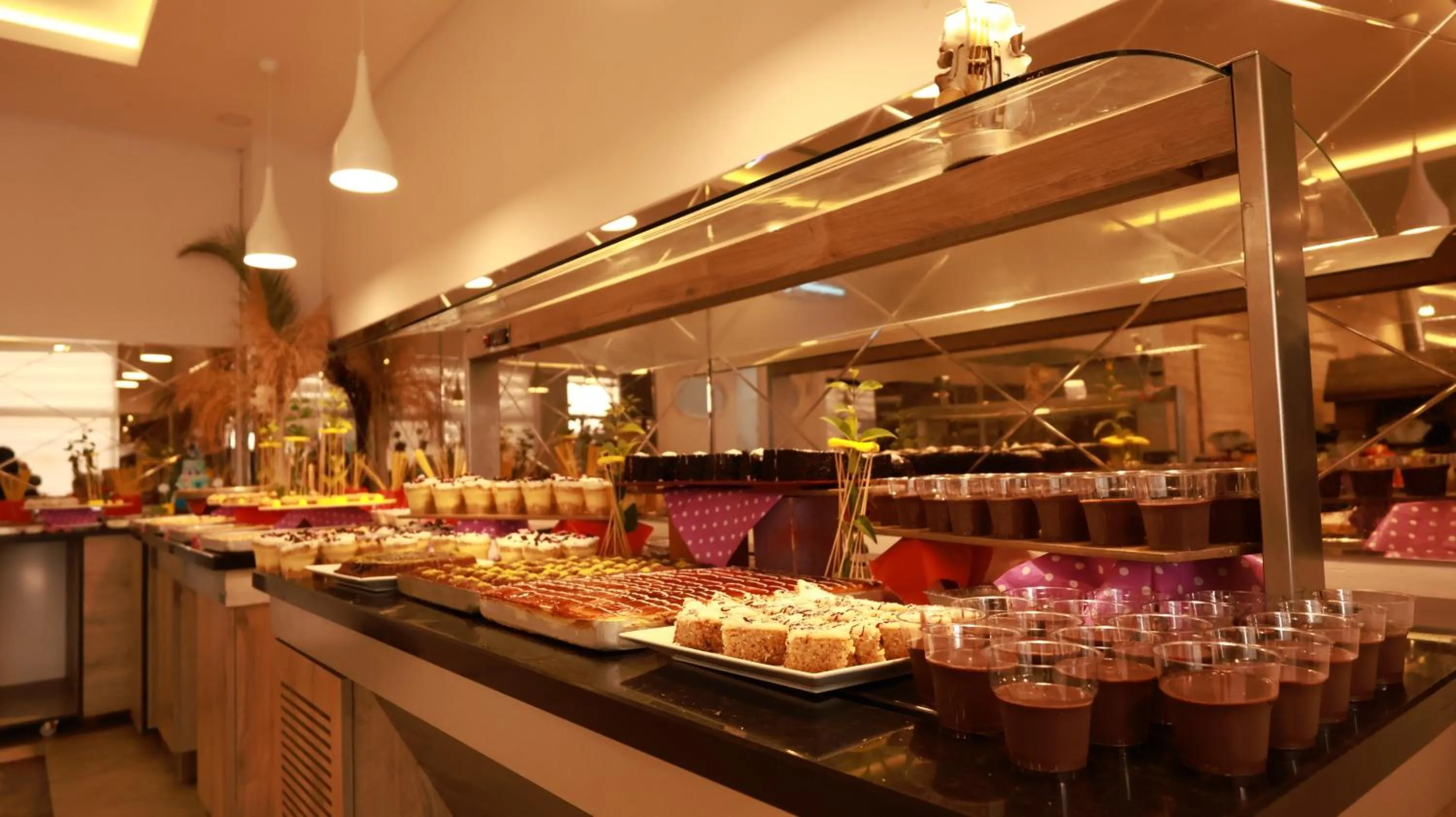 Restaurant/places to eat in Hattusa Vacation Thermal Club Erzin