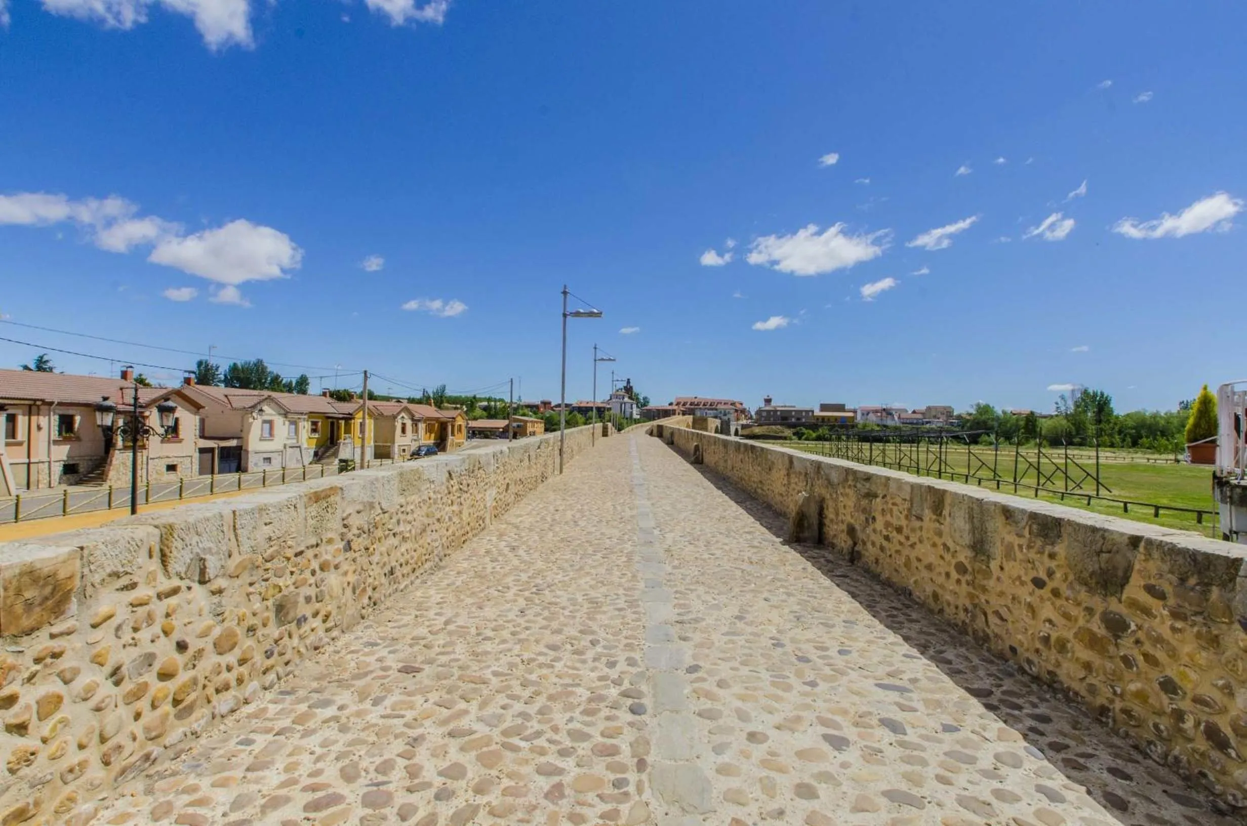 Nearby landmark in Hostal Don Suero de Quiñones