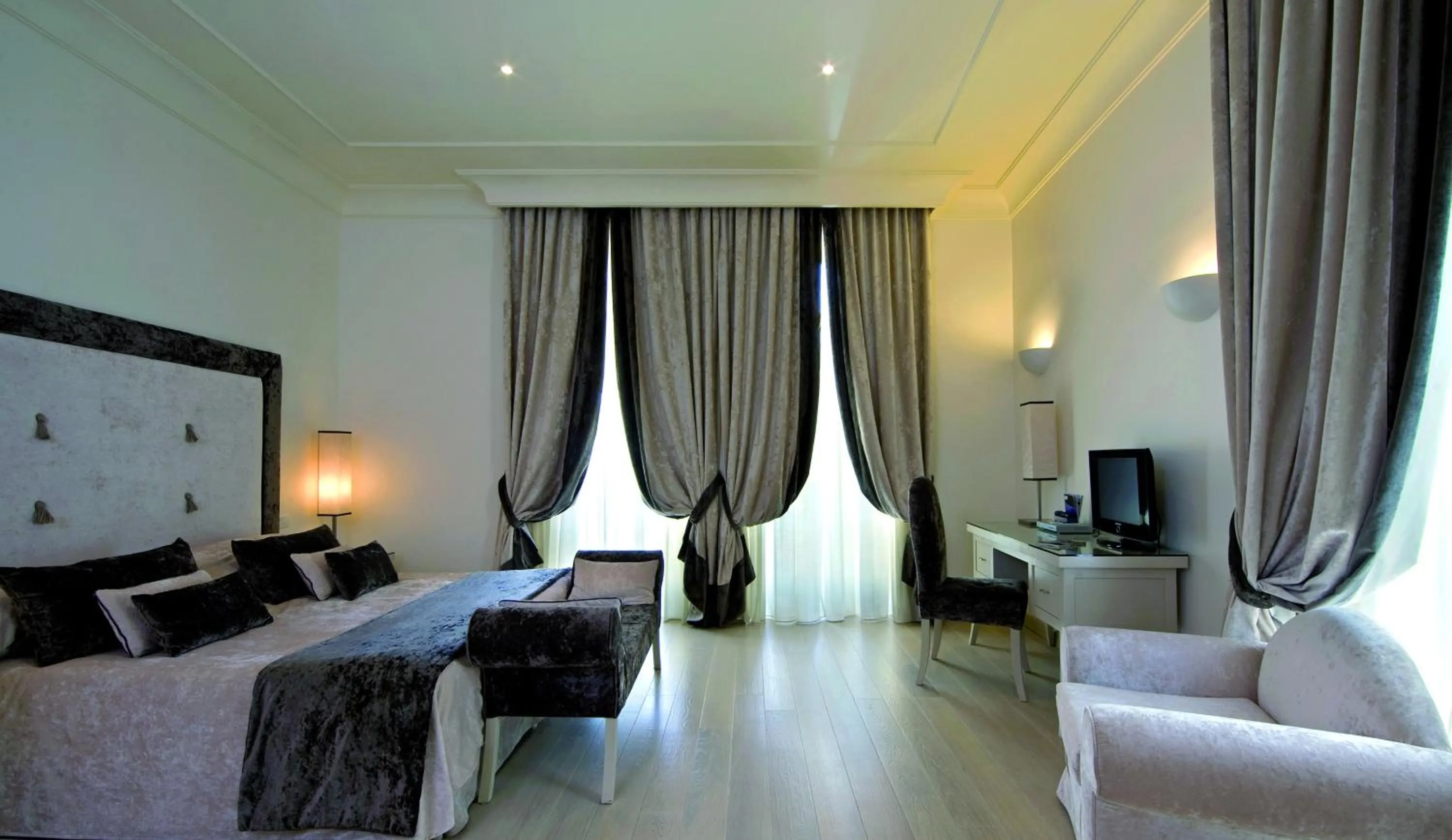 Bedroom in Albergo Palazzo Decumani