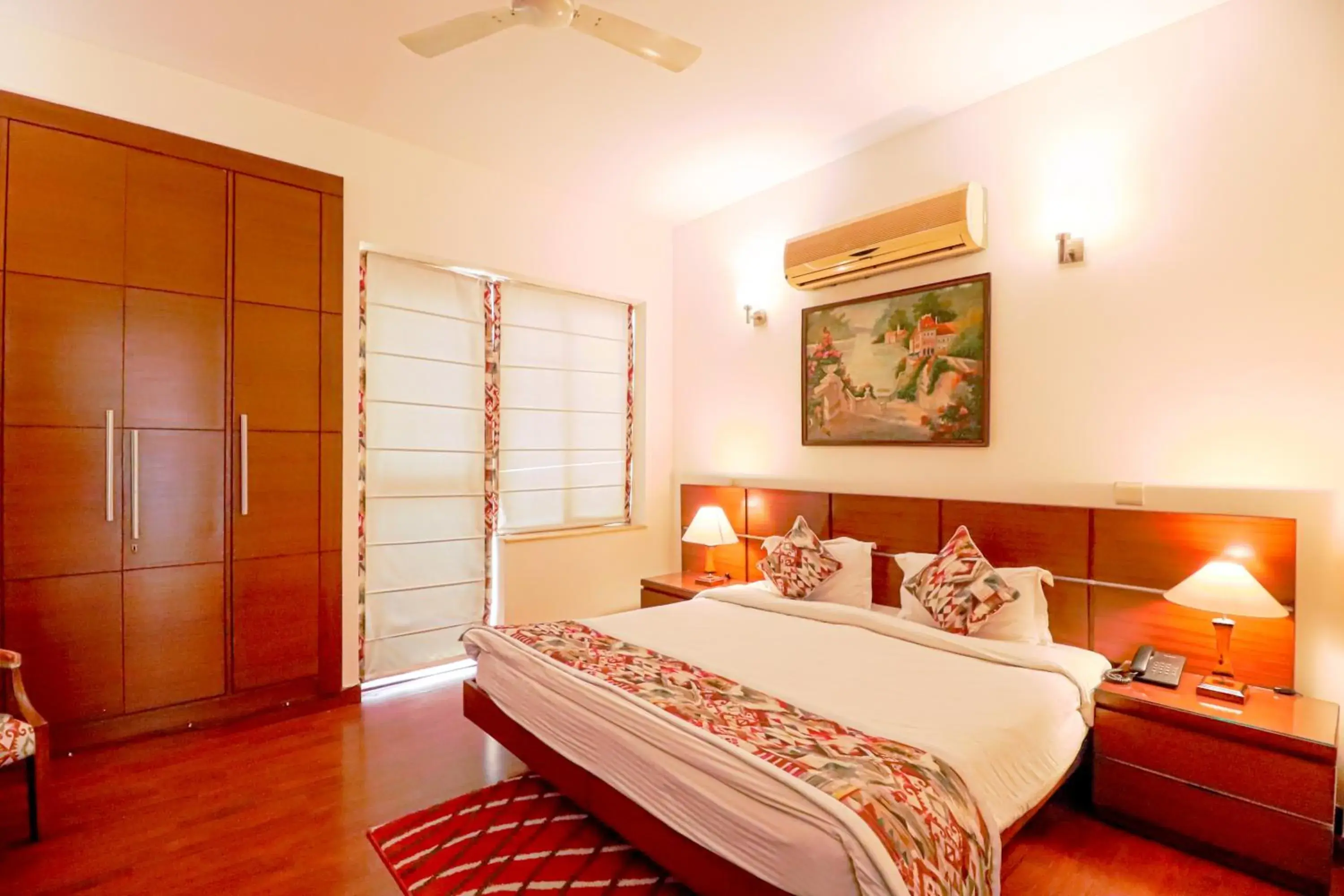 Deluxe Room in Ahuja Residency Noida Deluxe Room in Ahuja Residency Noida