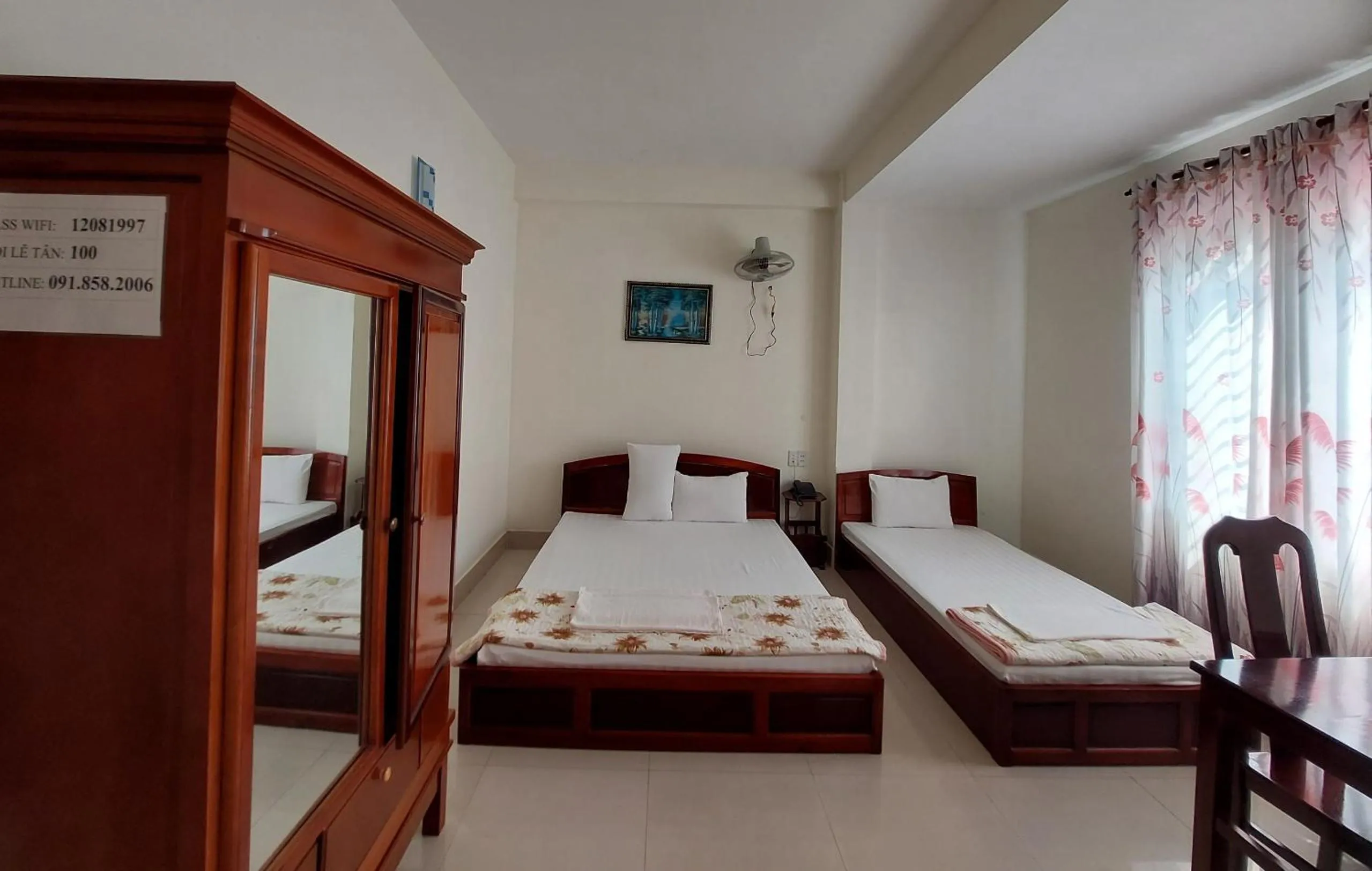 Photo of the whole room, Bed in Thinh Khang Hotel Vung Tau