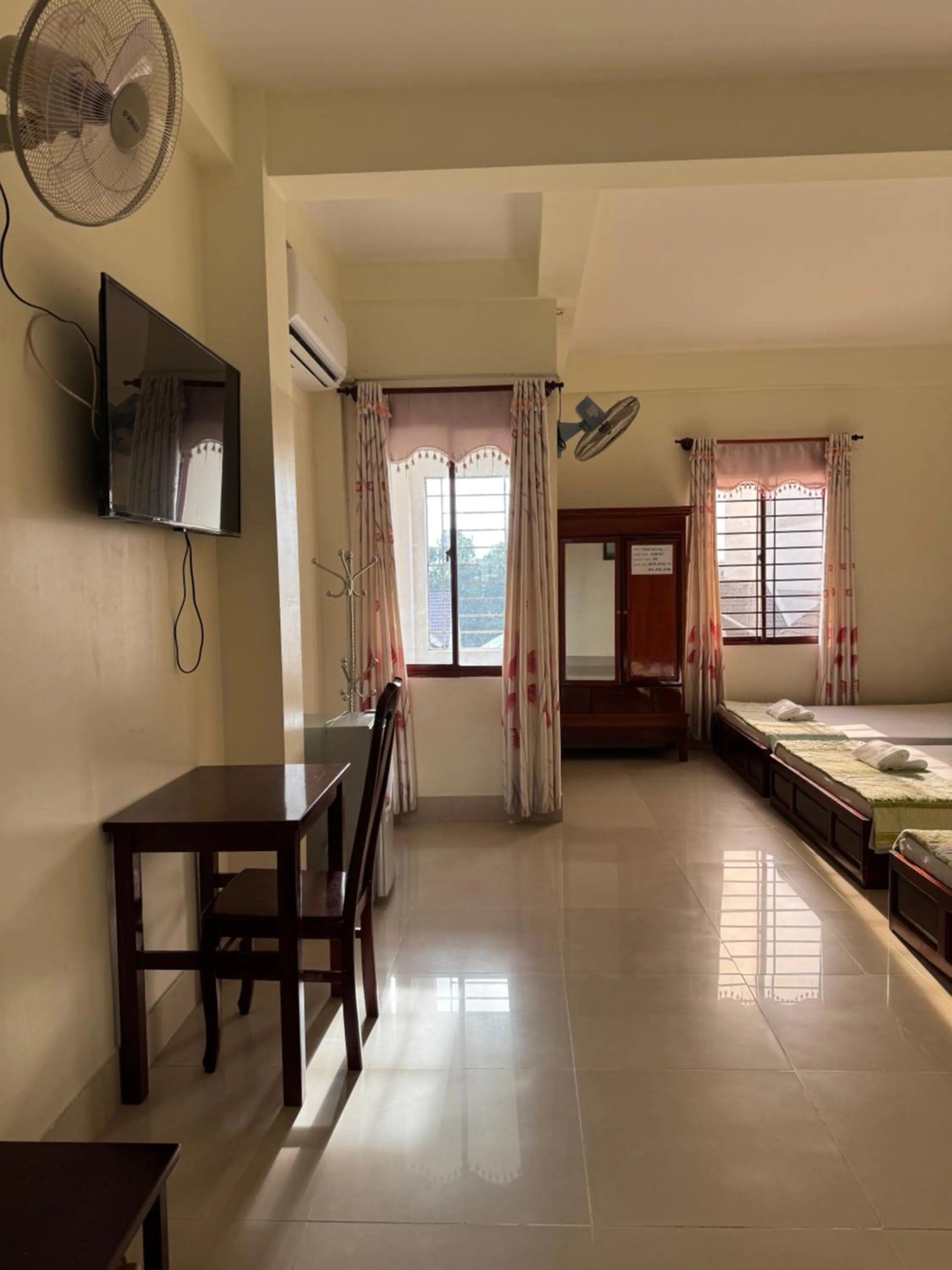 Seating area, Bed in Thinh Khang Hotel Vung Tau
