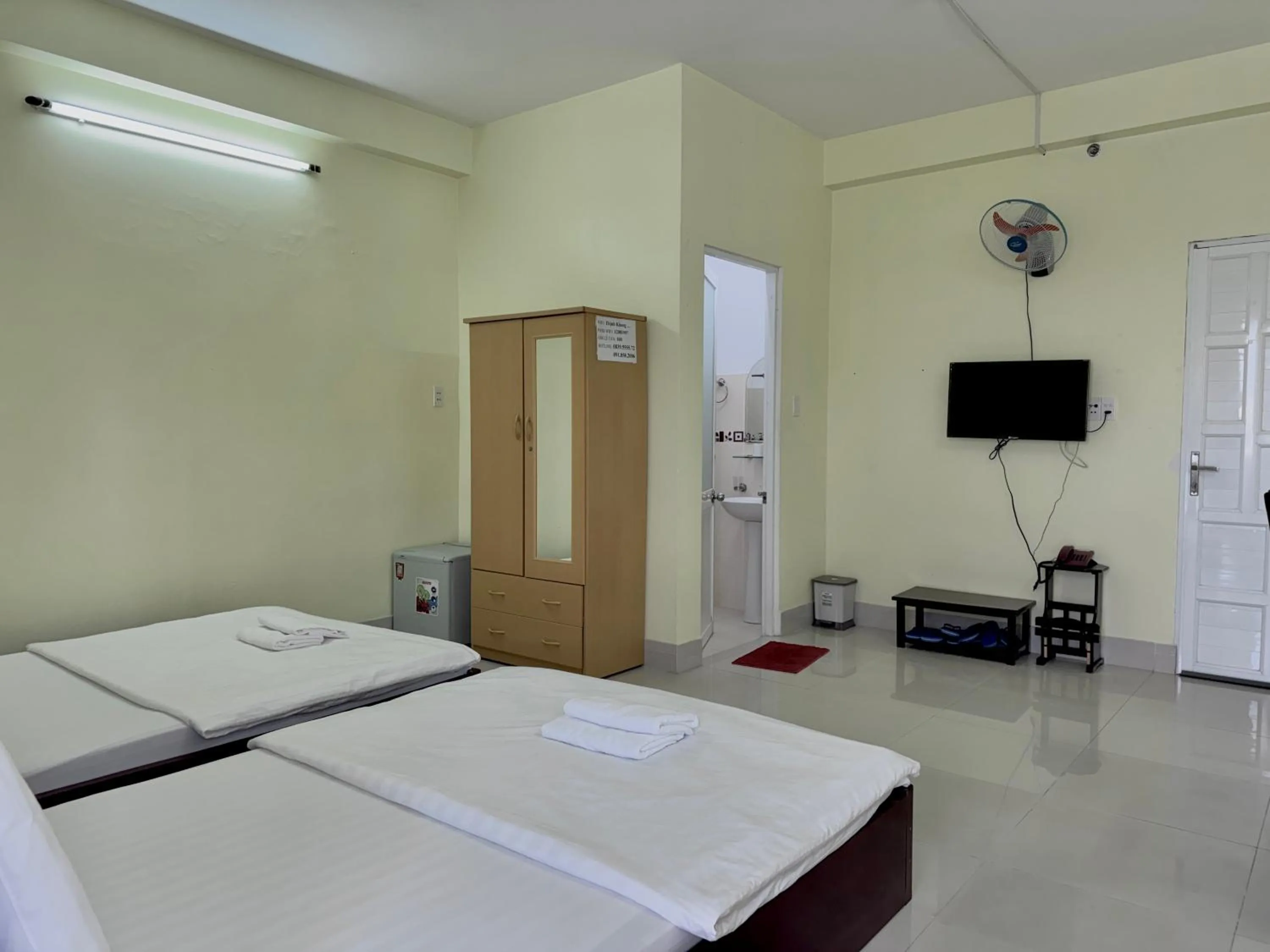 Bedroom, Bed in Thinh Khang Hotel Vung Tau