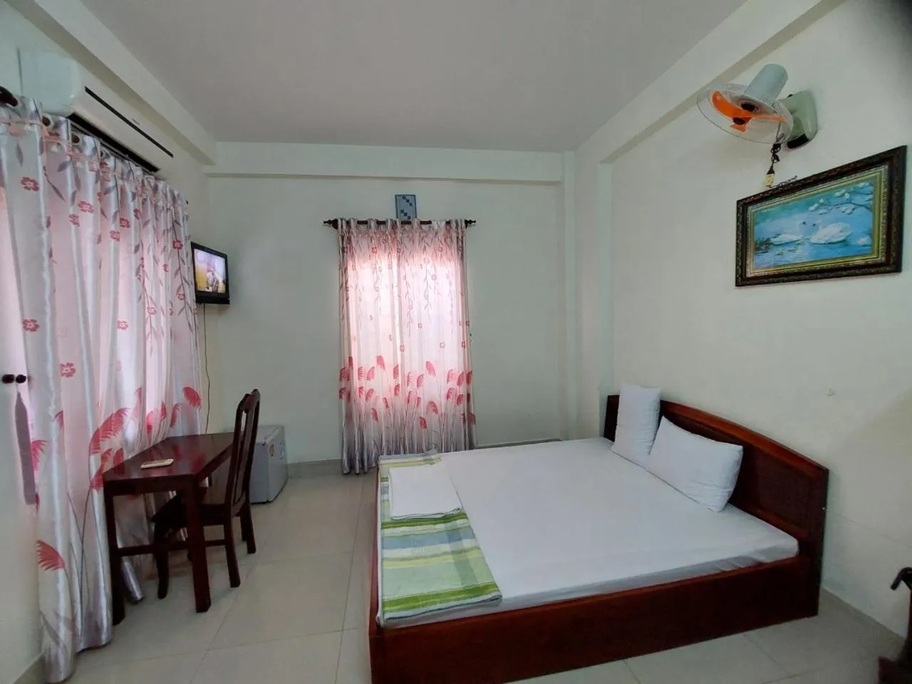 Bedroom, Bed in Thinh Khang Hotel Vung Tau