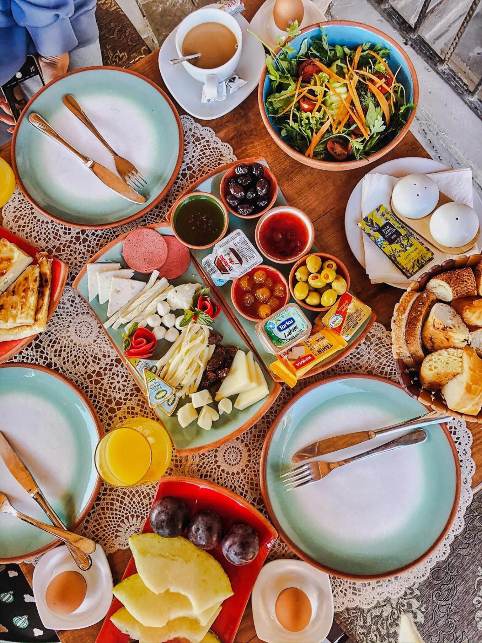 Breakfast in Charming Cave Hotel