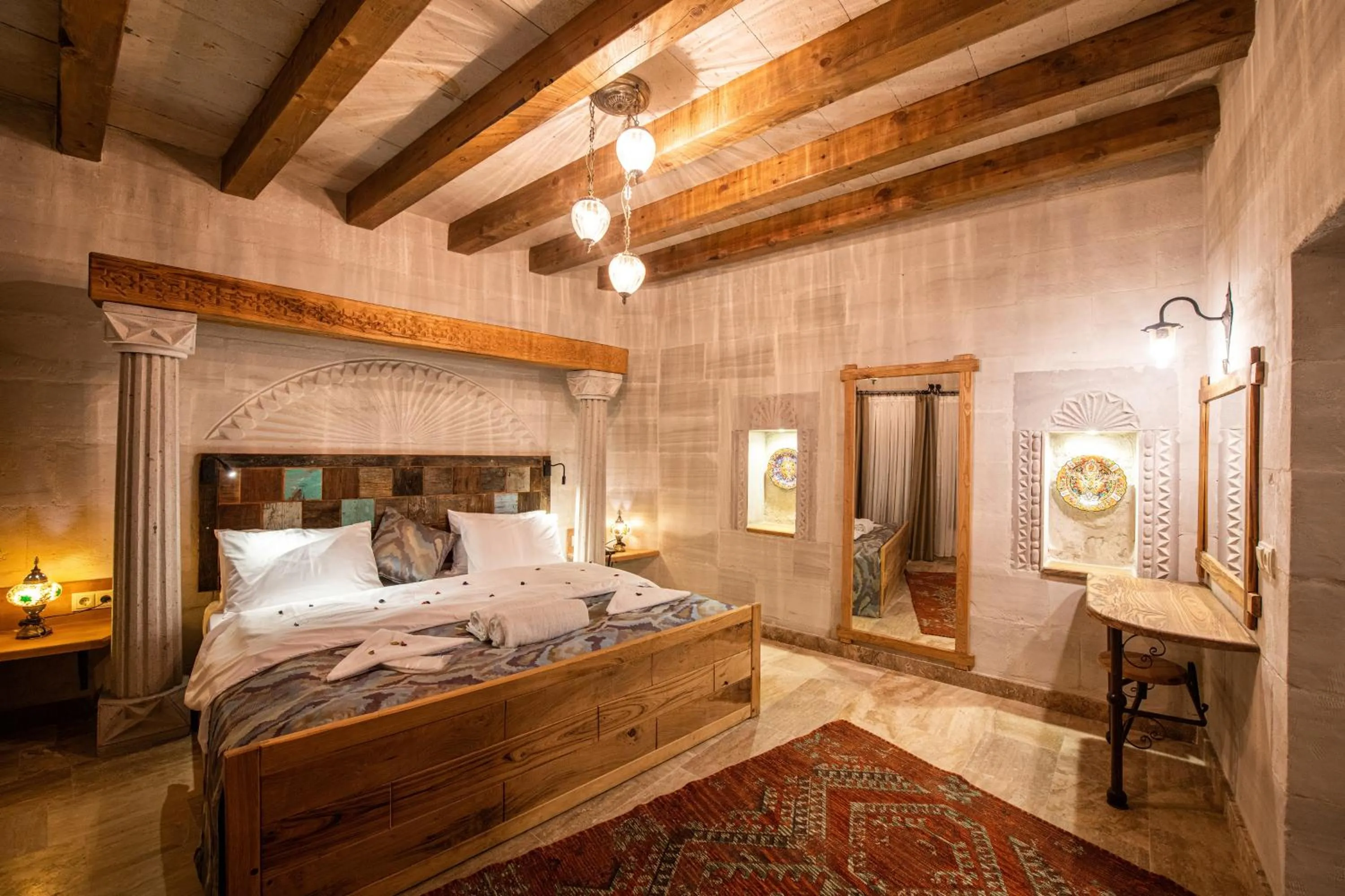 Bedroom, Bed in Charming Cave Hotel