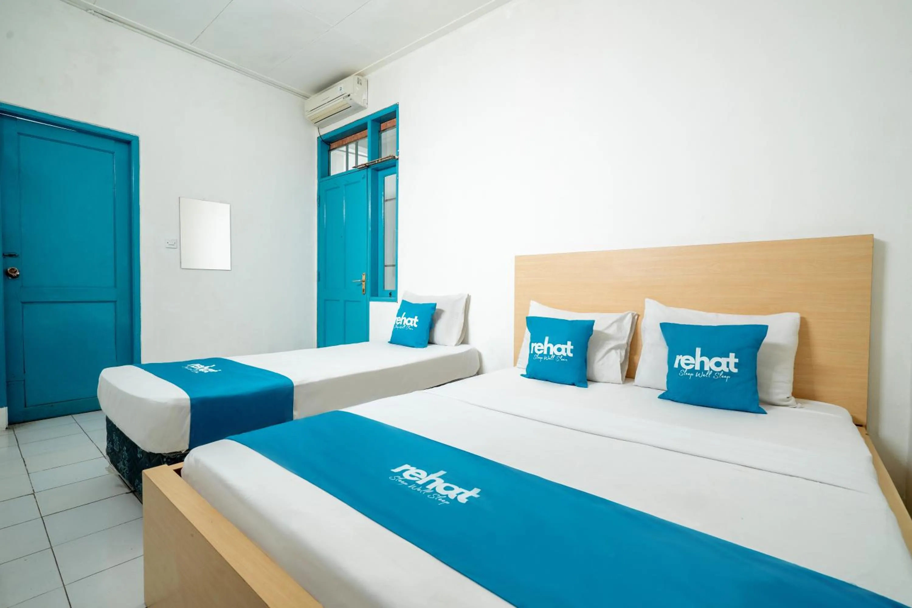 Bedroom, Bed in Rehat At Paskal Pelangi