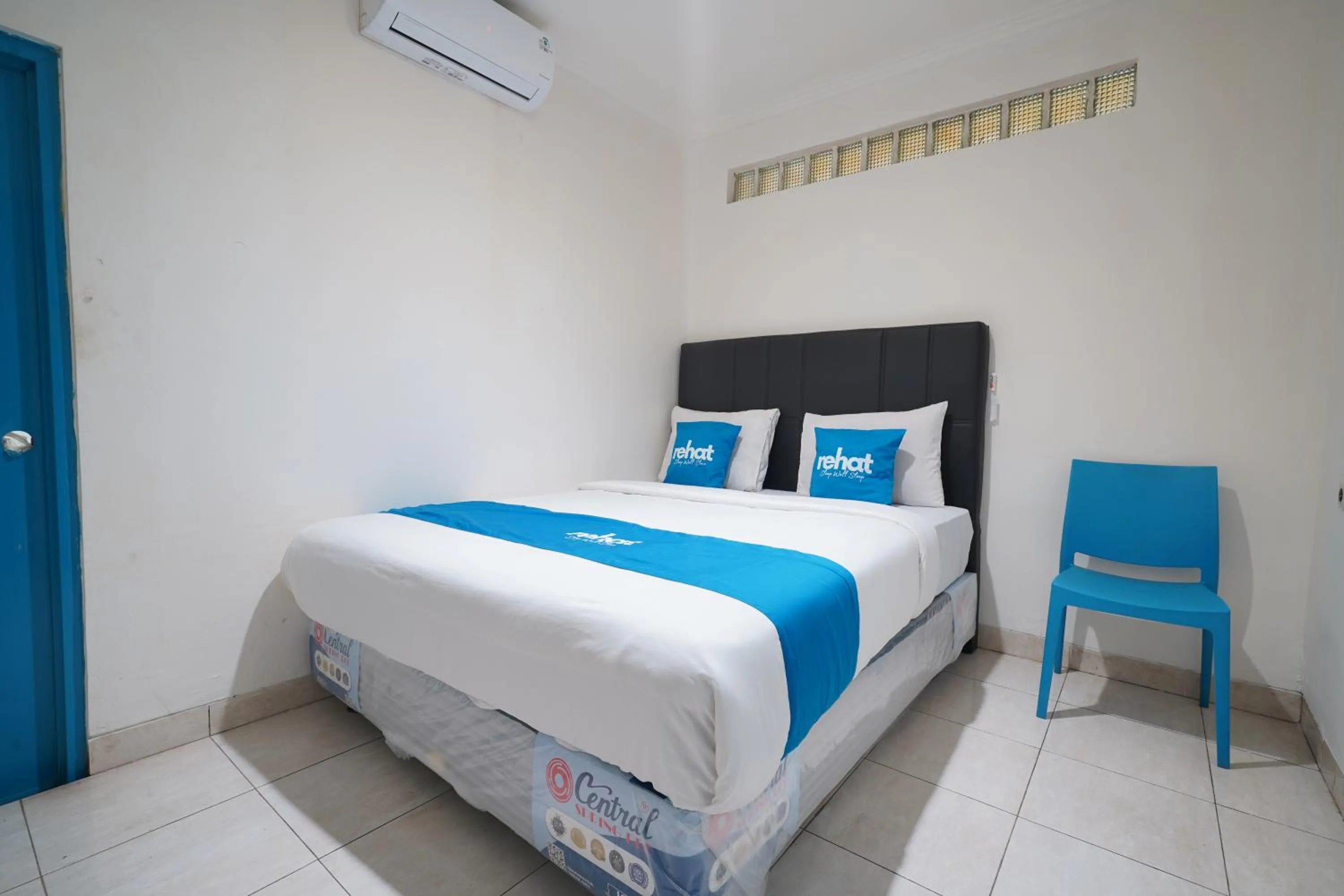 Bedroom, Bed in Rehat At Paskal Pelangi