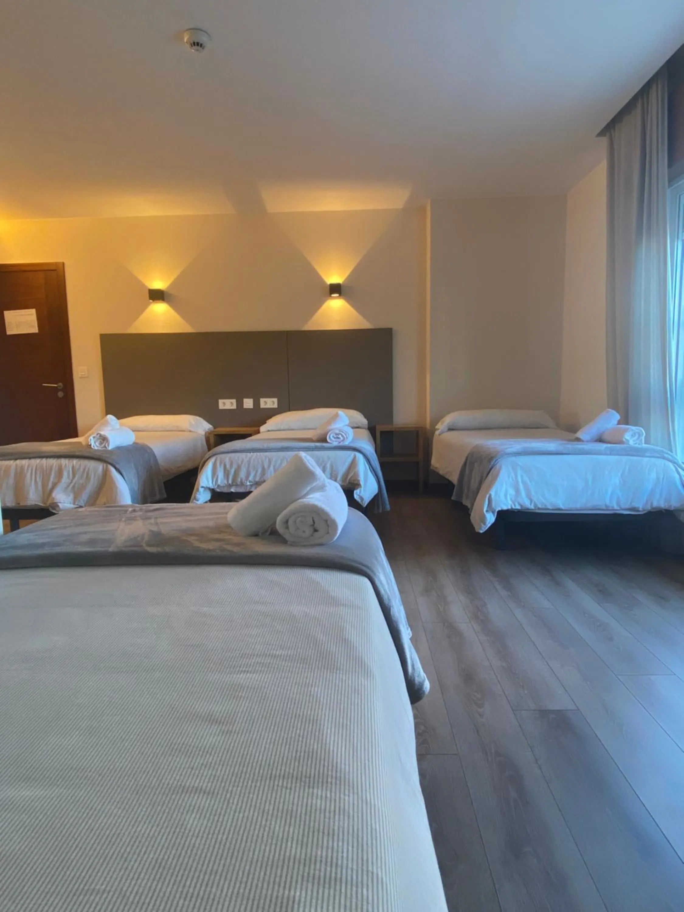 Photo of the whole room, Bed in Hotel Restaurante Isape GBC