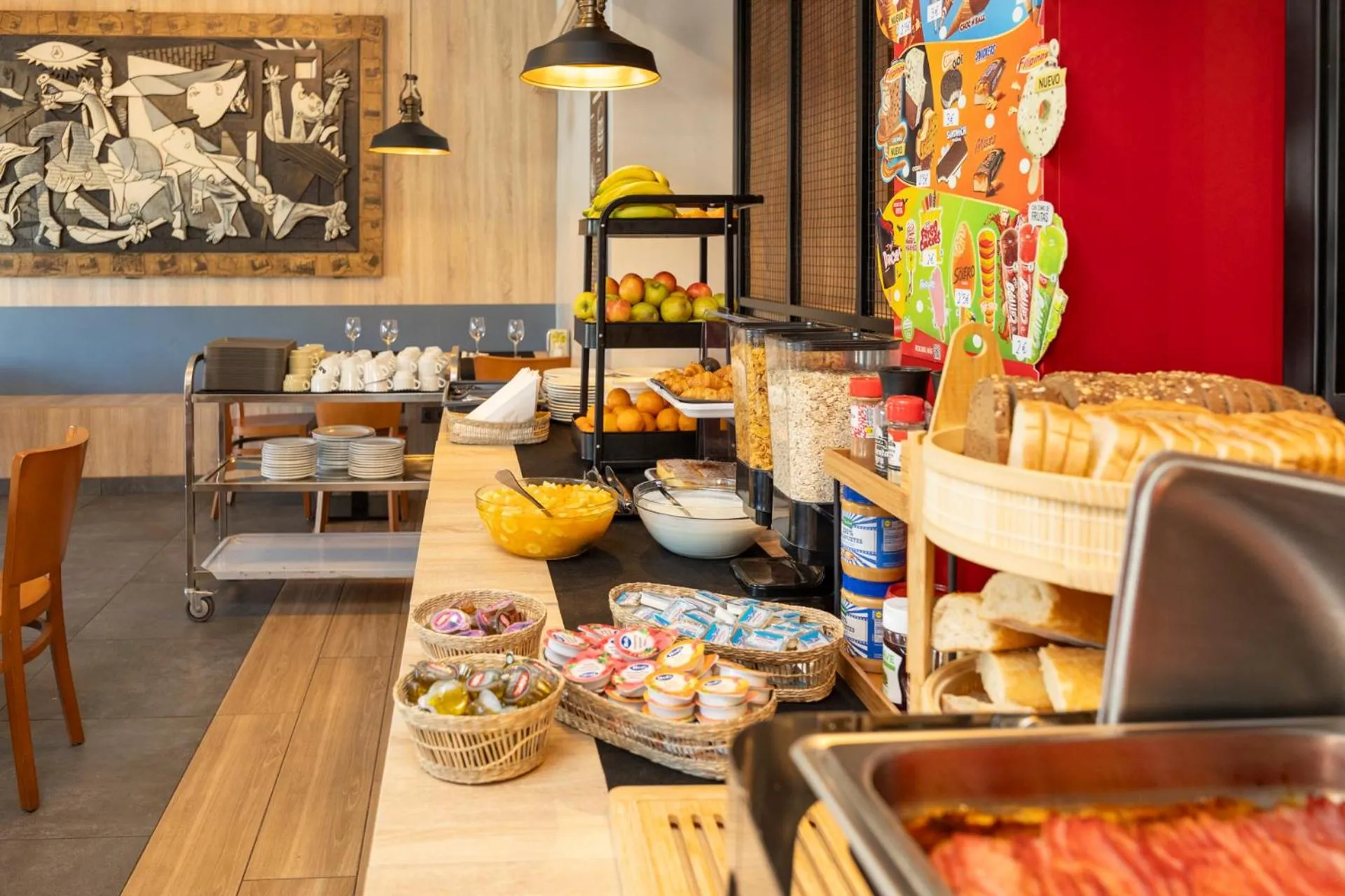 Restaurant/places to eat in Hotel Restaurante Isape GBC