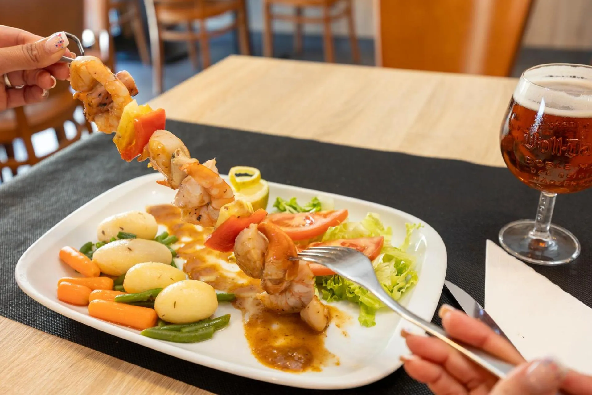 Restaurant/places to eat in Hotel Restaurante Isape GBC