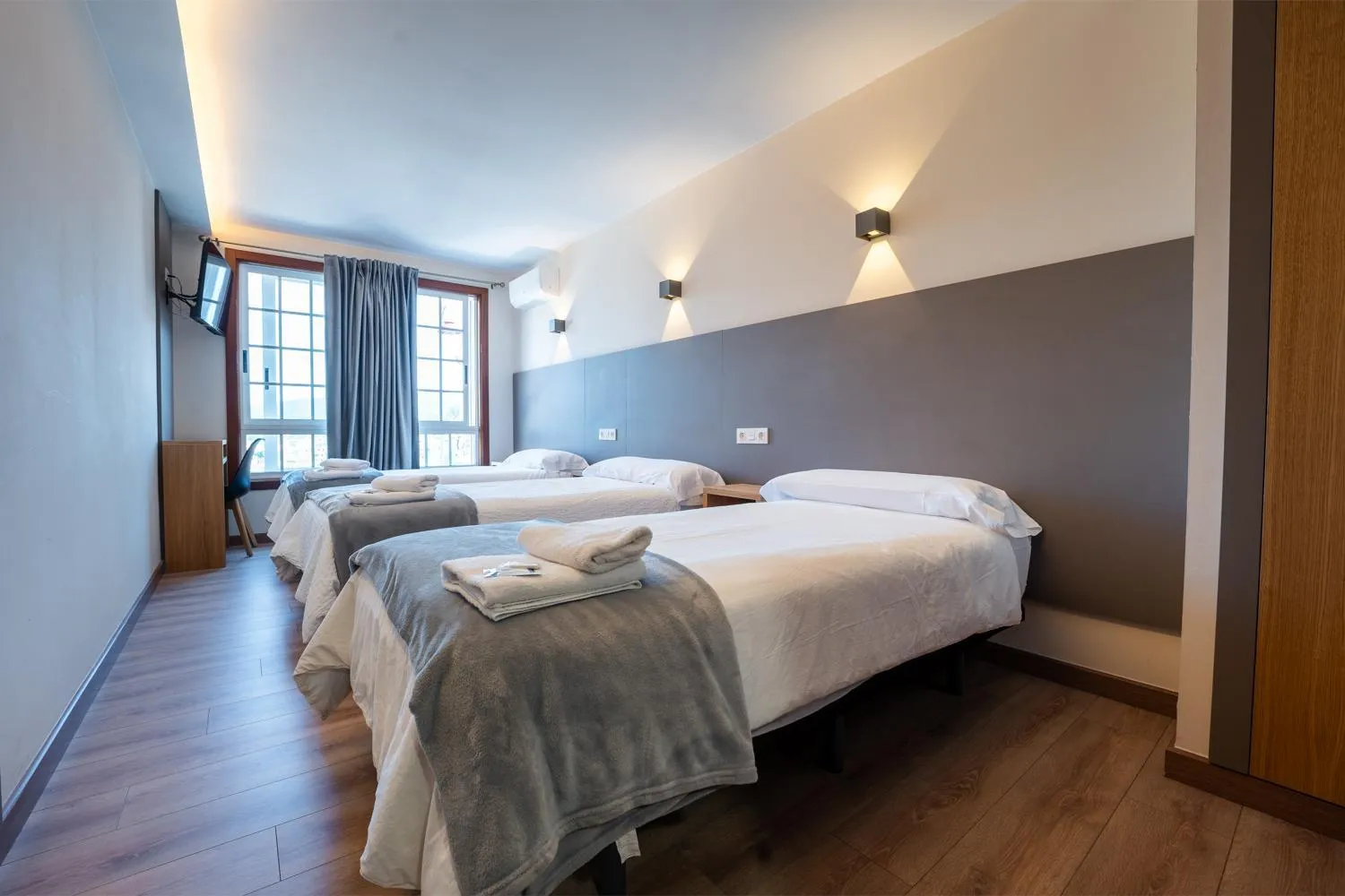 Bedroom, Bed in Hotel Restaurante Isape GBC