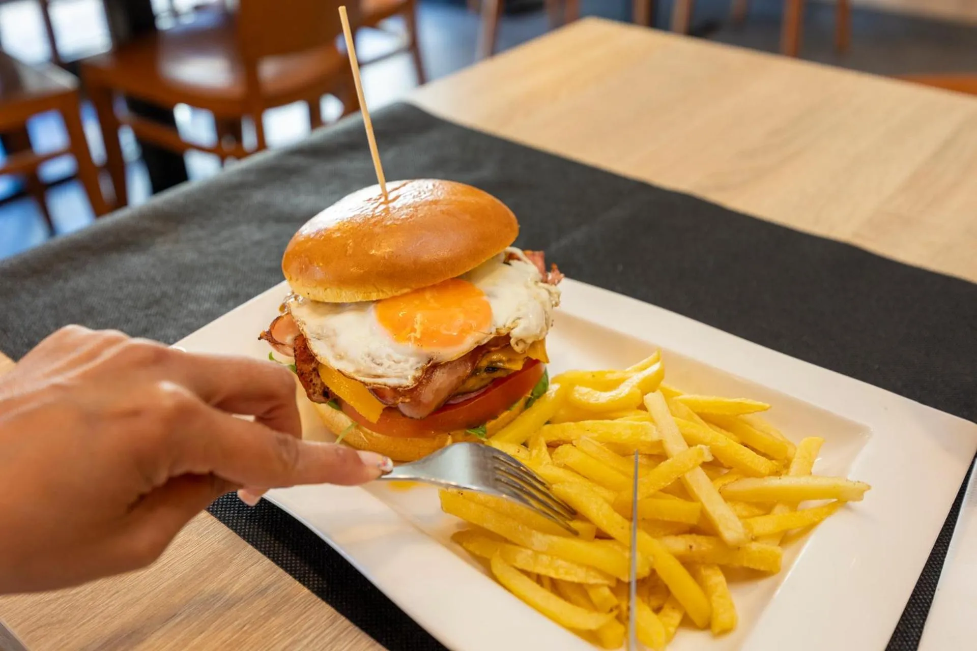 Restaurant/places to eat in Hotel Restaurante Isape GBC