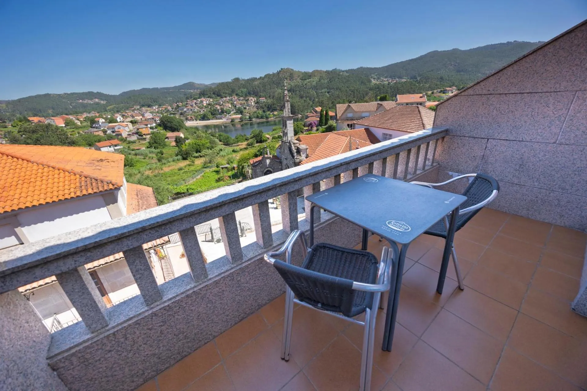 Balcony/Terrace in Hotel Restaurante Isape GBC