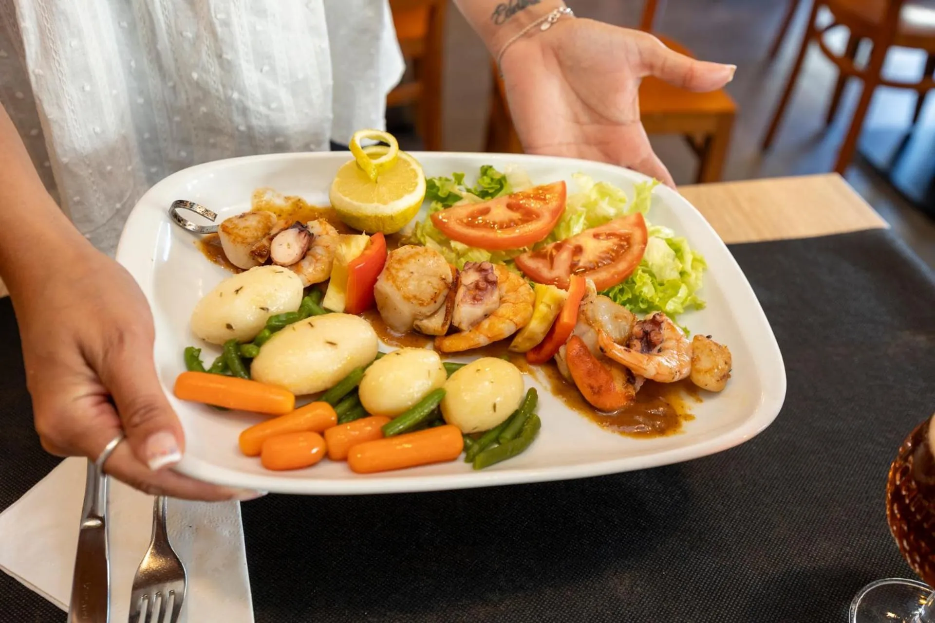 Restaurant/places to eat in Hotel Restaurante Isape GBC