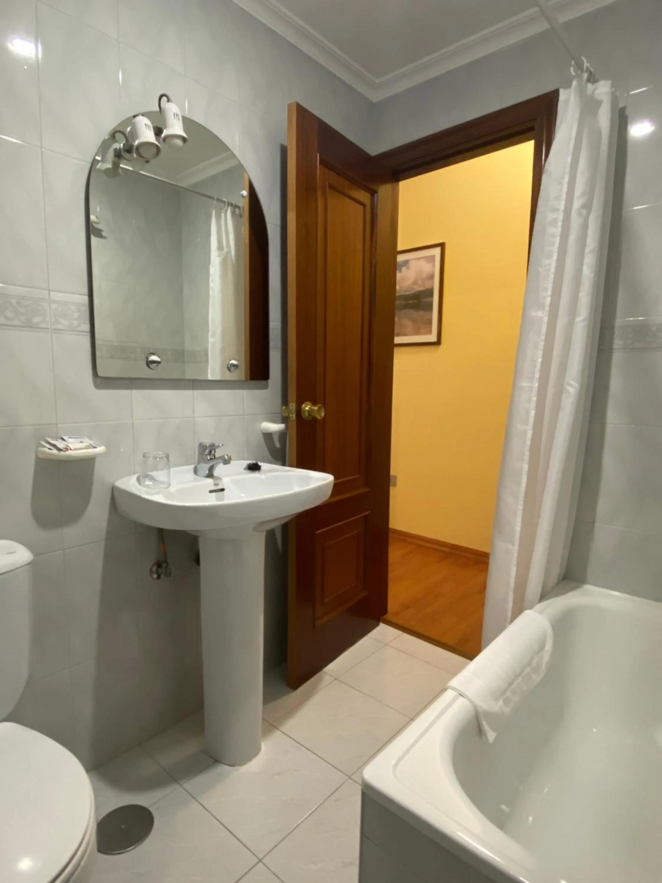 Bathroom in Hotel Restaurante Isape GBC