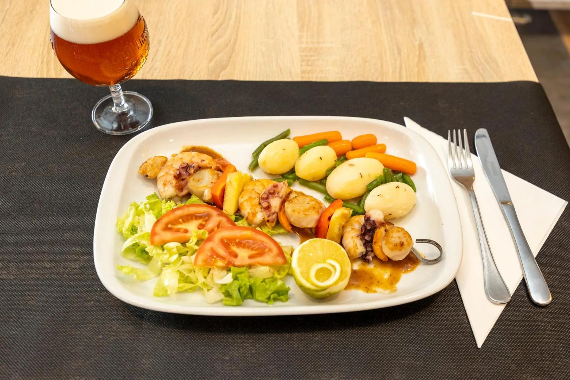 Restaurant/places to eat in Hotel Restaurante Isape GBC