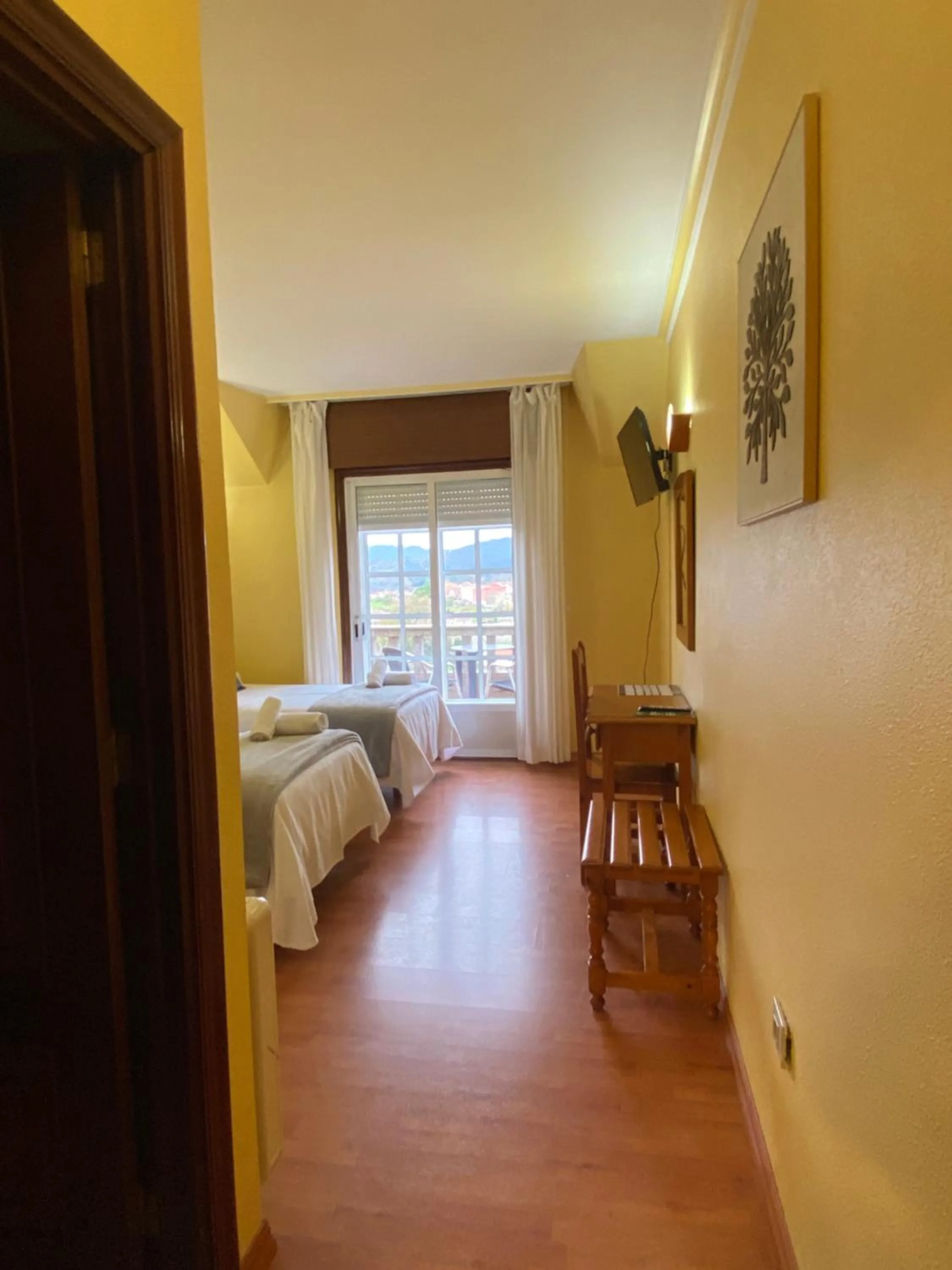 Photo of the whole room, Bed in Hotel Restaurante Isape GBC