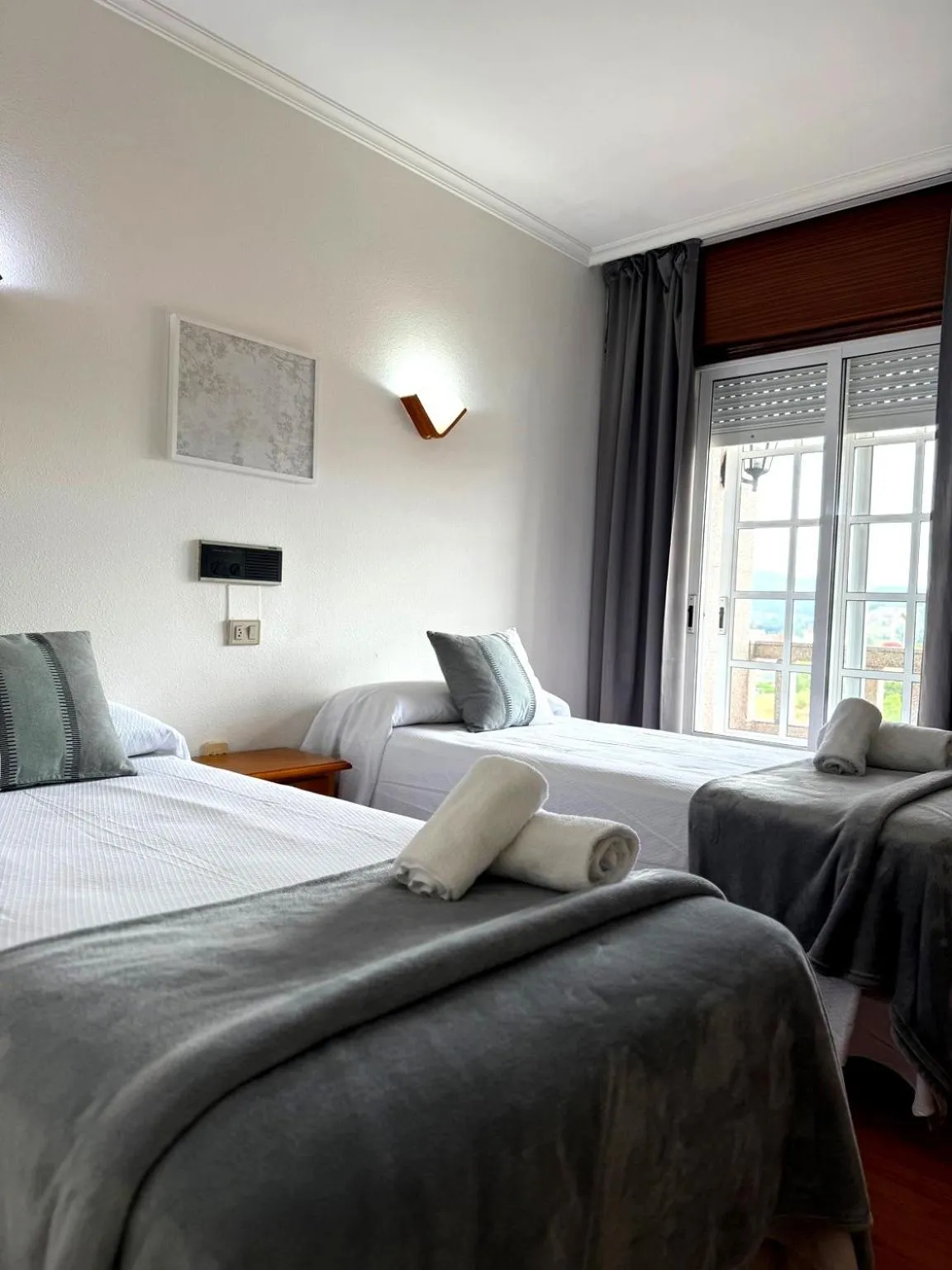 Photo of the whole room, Bed in Hotel Restaurante Isape GBC