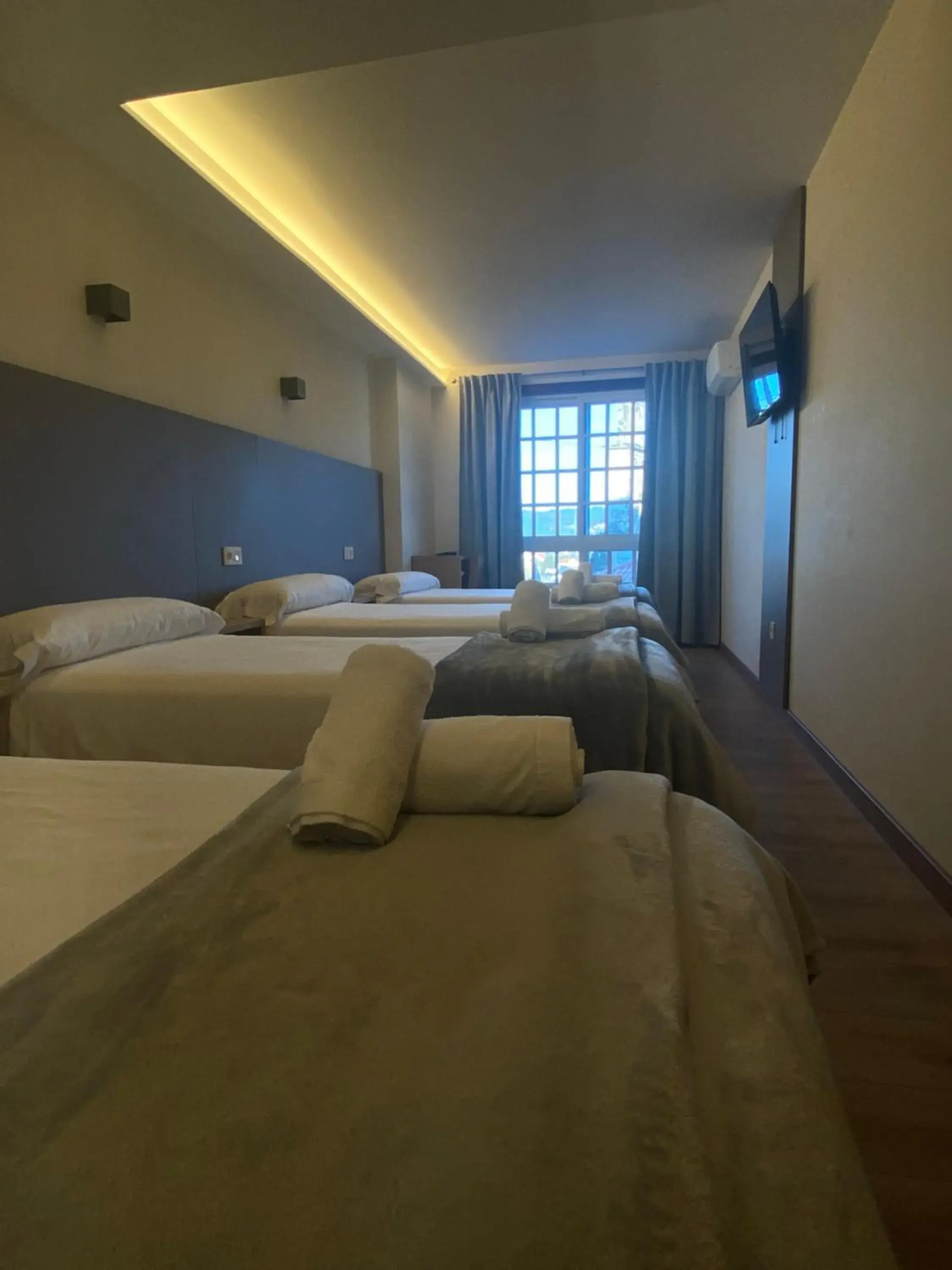 Quadruple Room in Hotel Restaurante Isape GBC Quadruple Room in Hotel Restaurante Isape GBC