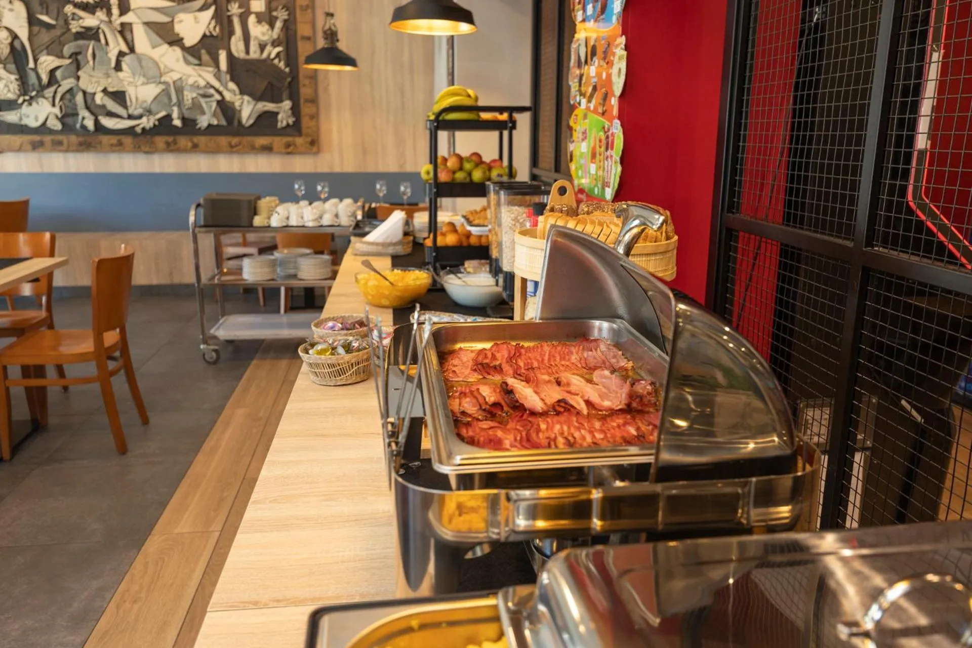 Restaurant/places to eat in Hotel Restaurante Isape GBC