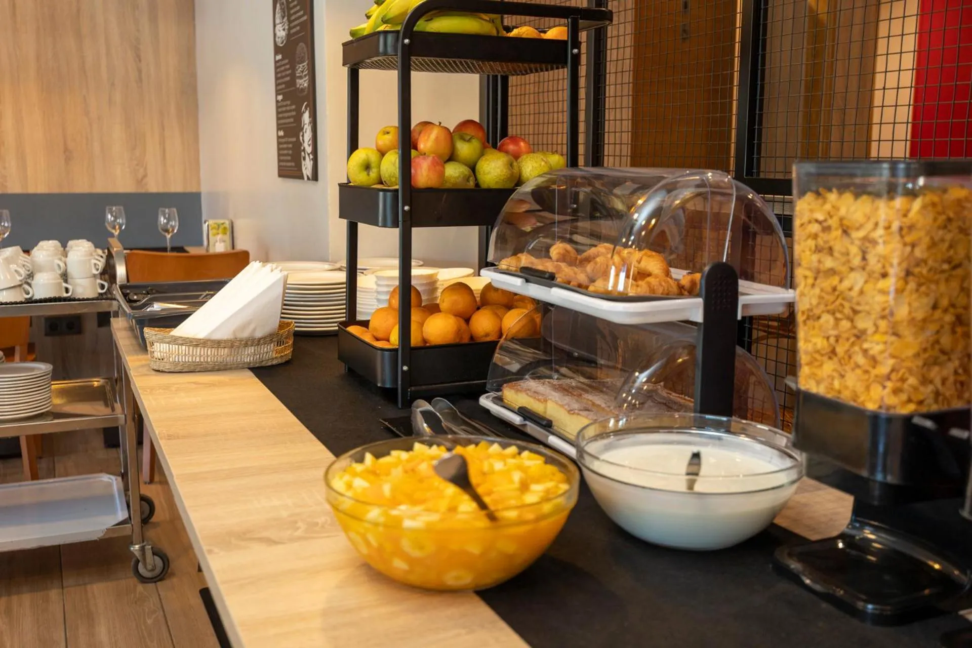 Restaurant/places to eat in Hotel Restaurante Isape GBC