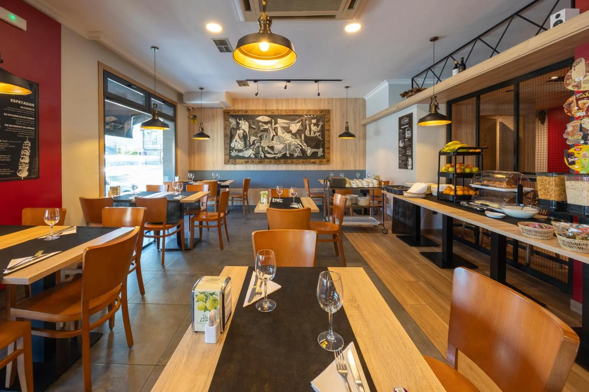 Restaurant/places to eat in Hotel Restaurante Isape GBC