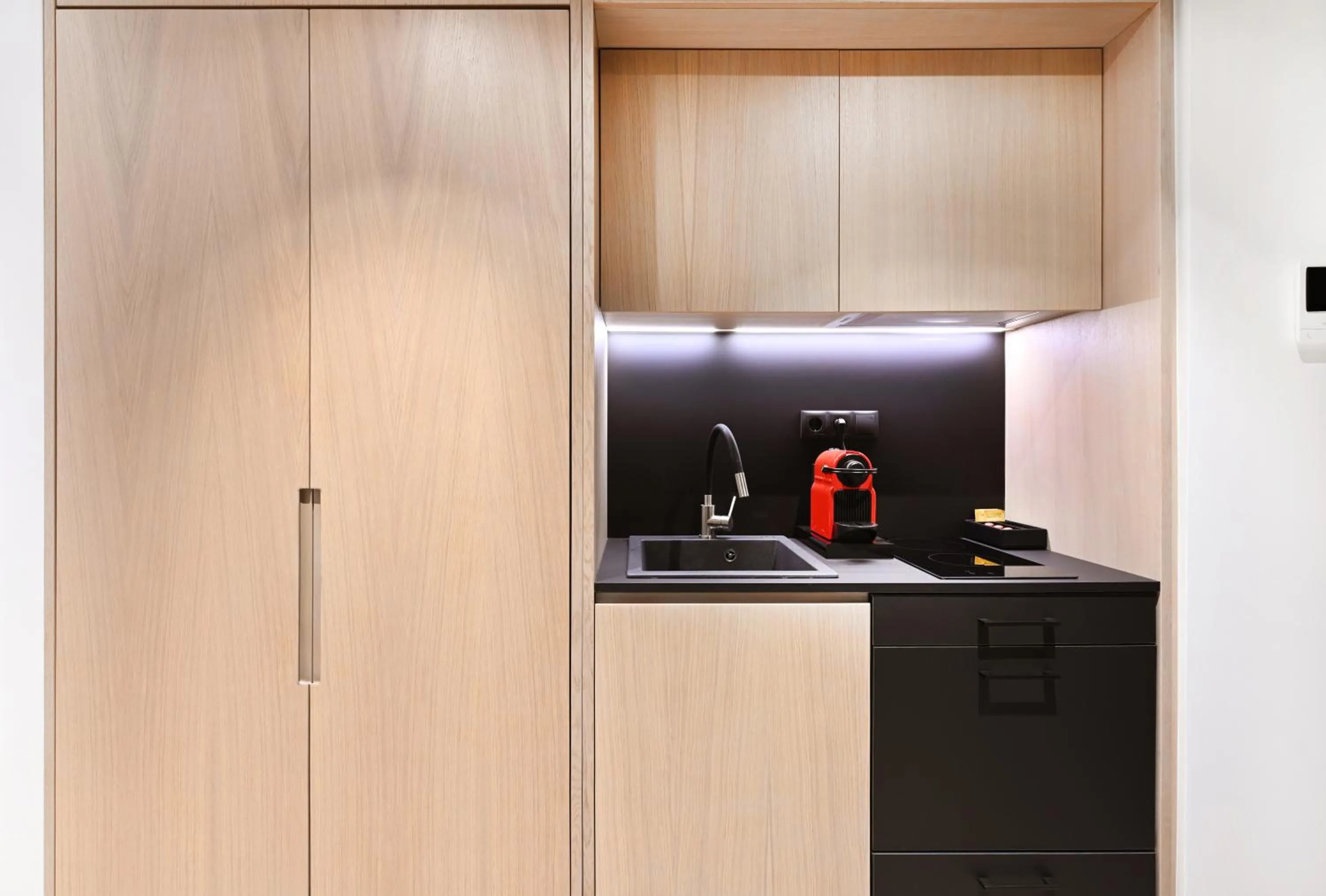 Kitchen or kitchenette in Icon Central SKG